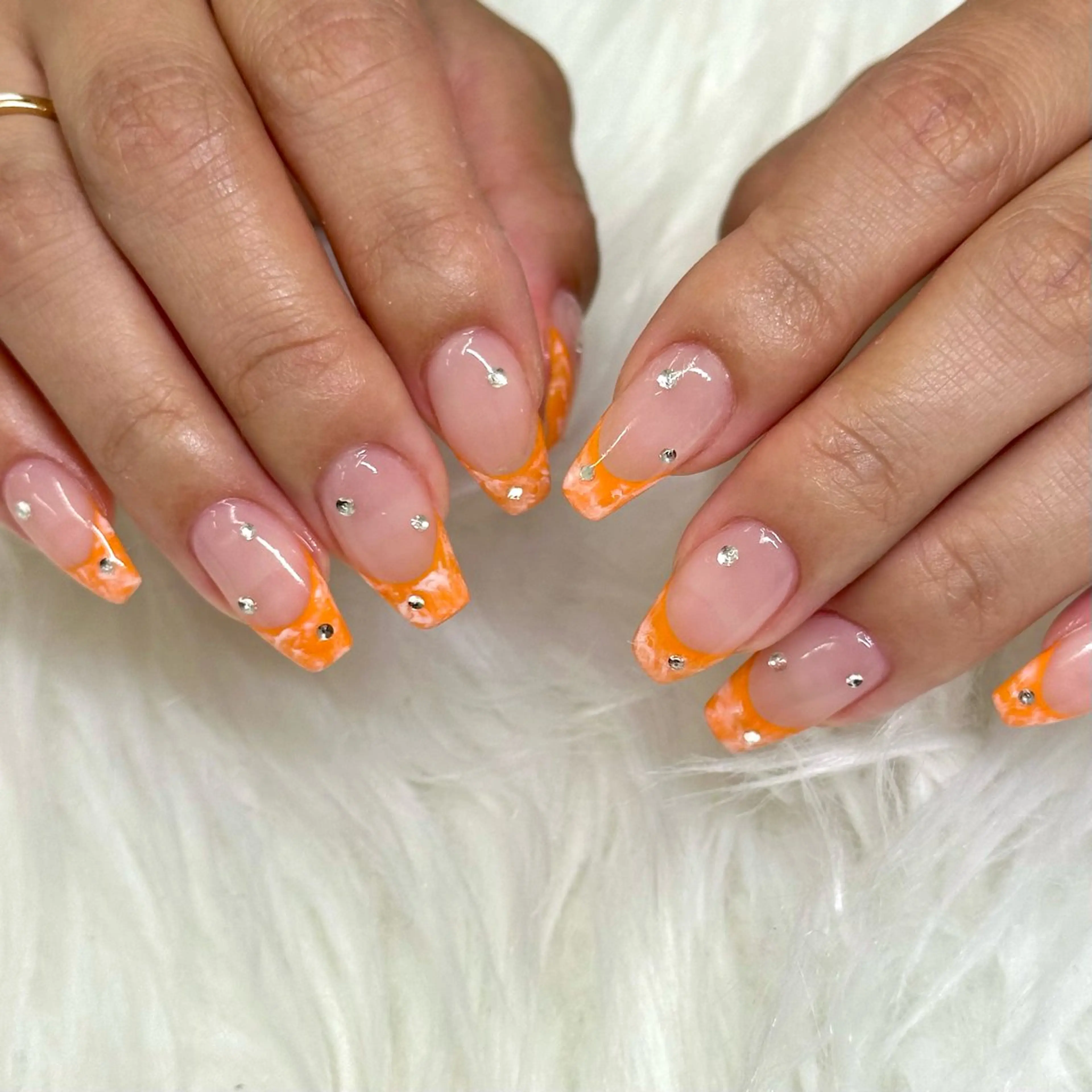 ネイル フレンチネイル ニュアンスネイル オレンジ ハンドネイル Bianca浦和西口 竹ノ内  愛彩のネイルデザイン