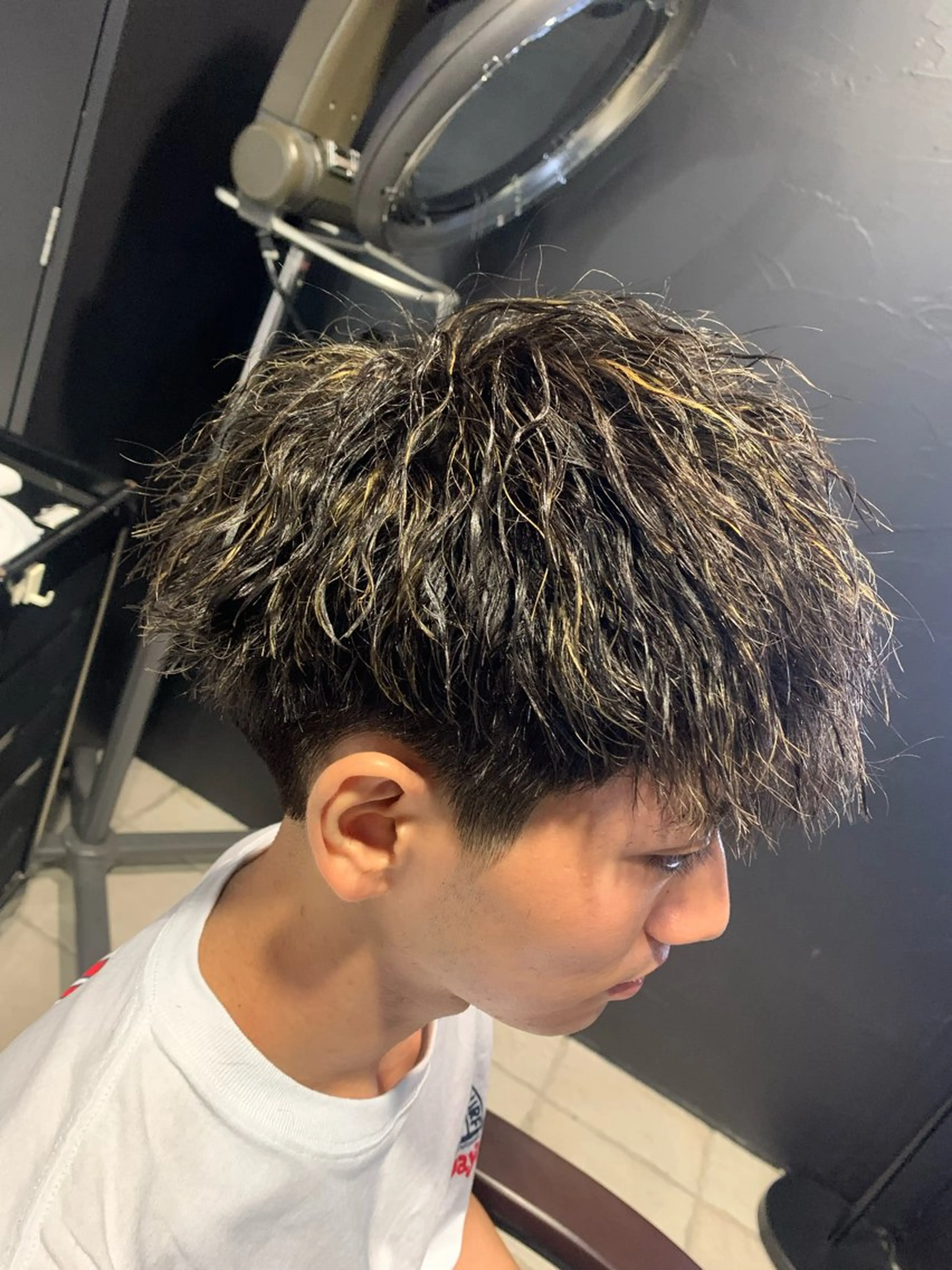 ショート メンズ メンズハイライト マッシュ ハイライト カット ヘアカラー パーマ ヘアセット メンズパーマ/難波/ 心斎橋　室園亮佑のヘアスタイル