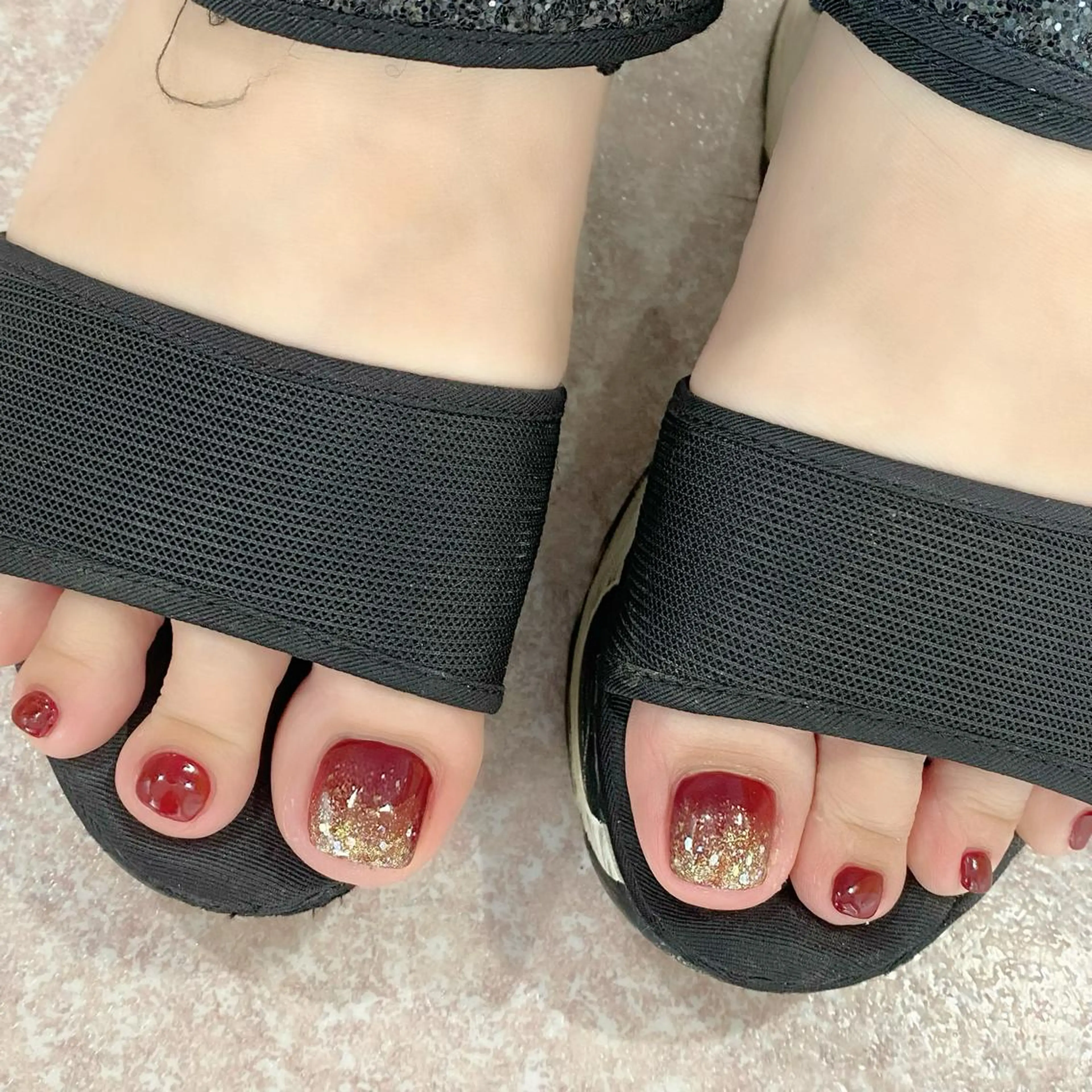 ショート カラー パーマ ヘアアレンジ メンズ キッズ ネイル マツエク・マツパ ボルドーカラー アートネイル ボルドー フットネイル Salon Ｋのネイルデザイン