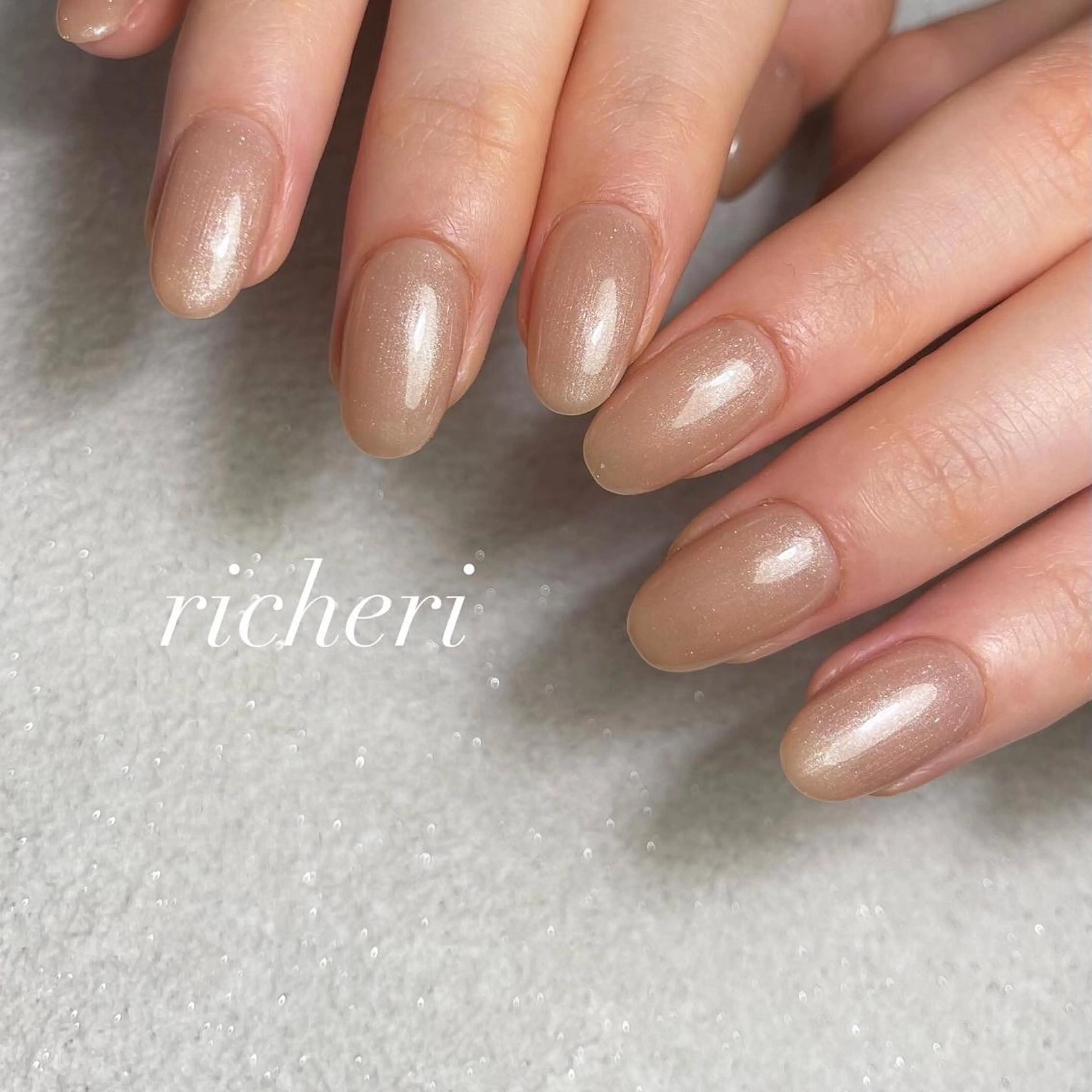 ミディアム ネイル アートネイル オーロラネイル フレンチネイル ジェルネイル ロングネイル ハンドネイル richeri beautyのエステ・リラクイメージ