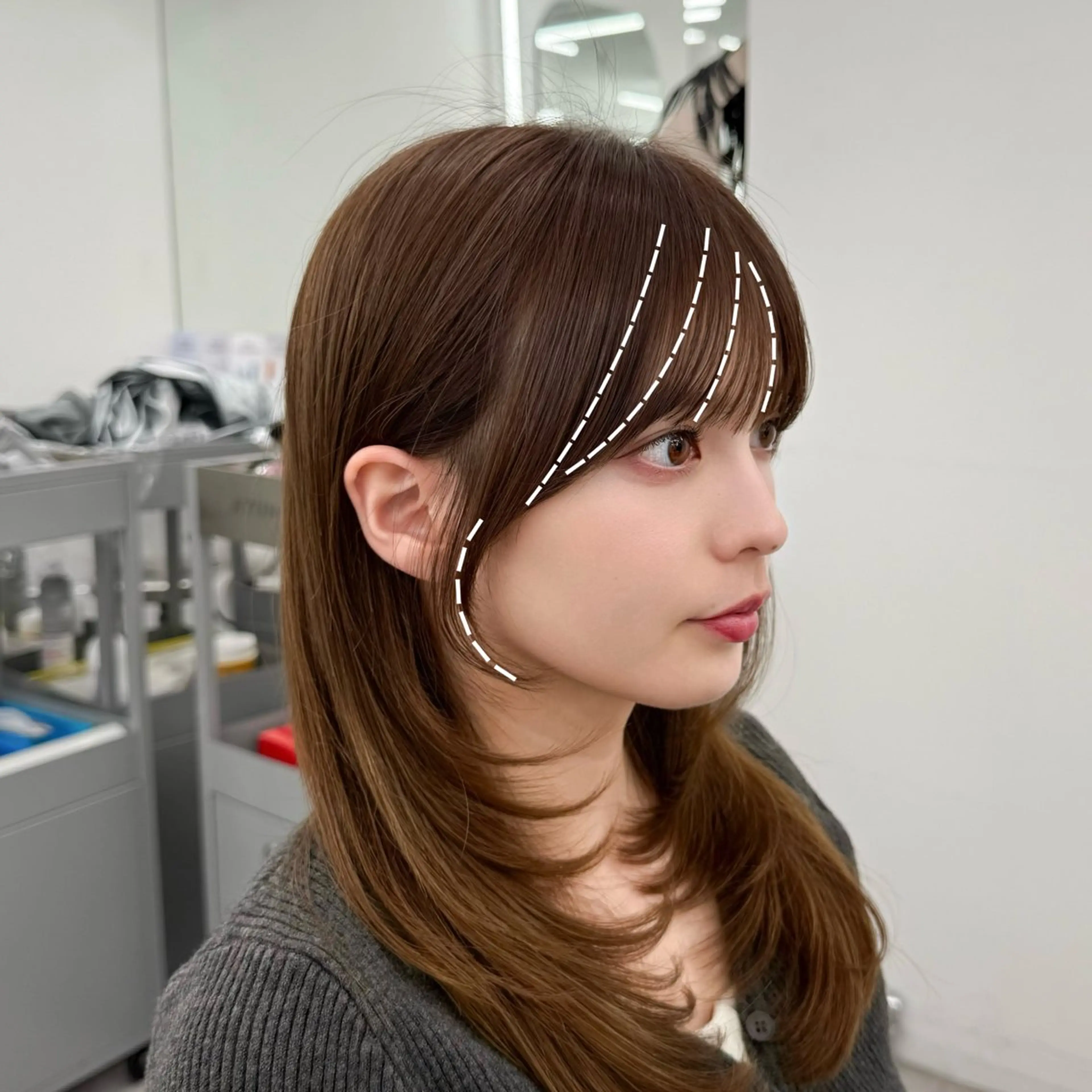 セミロング カット ヘアカラー トリートメント 失敗しない顔まわり× 小顔補正レイヤー難波のヘアスタイル