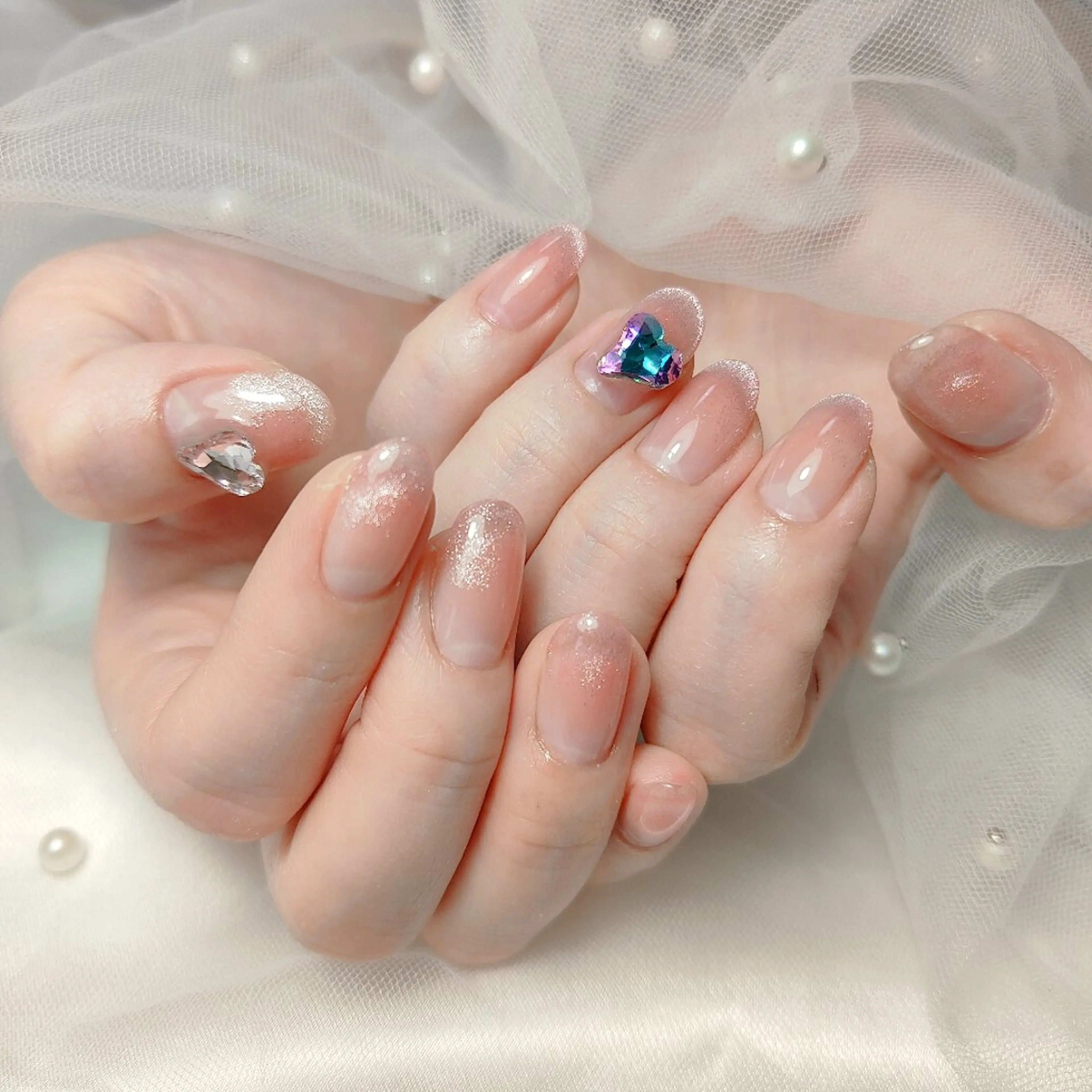 ネイル チークネイル フレンチネイル マグネットネイル マグネットフレンチ ハンドネイル CLEAR NAILのネイルデザイン