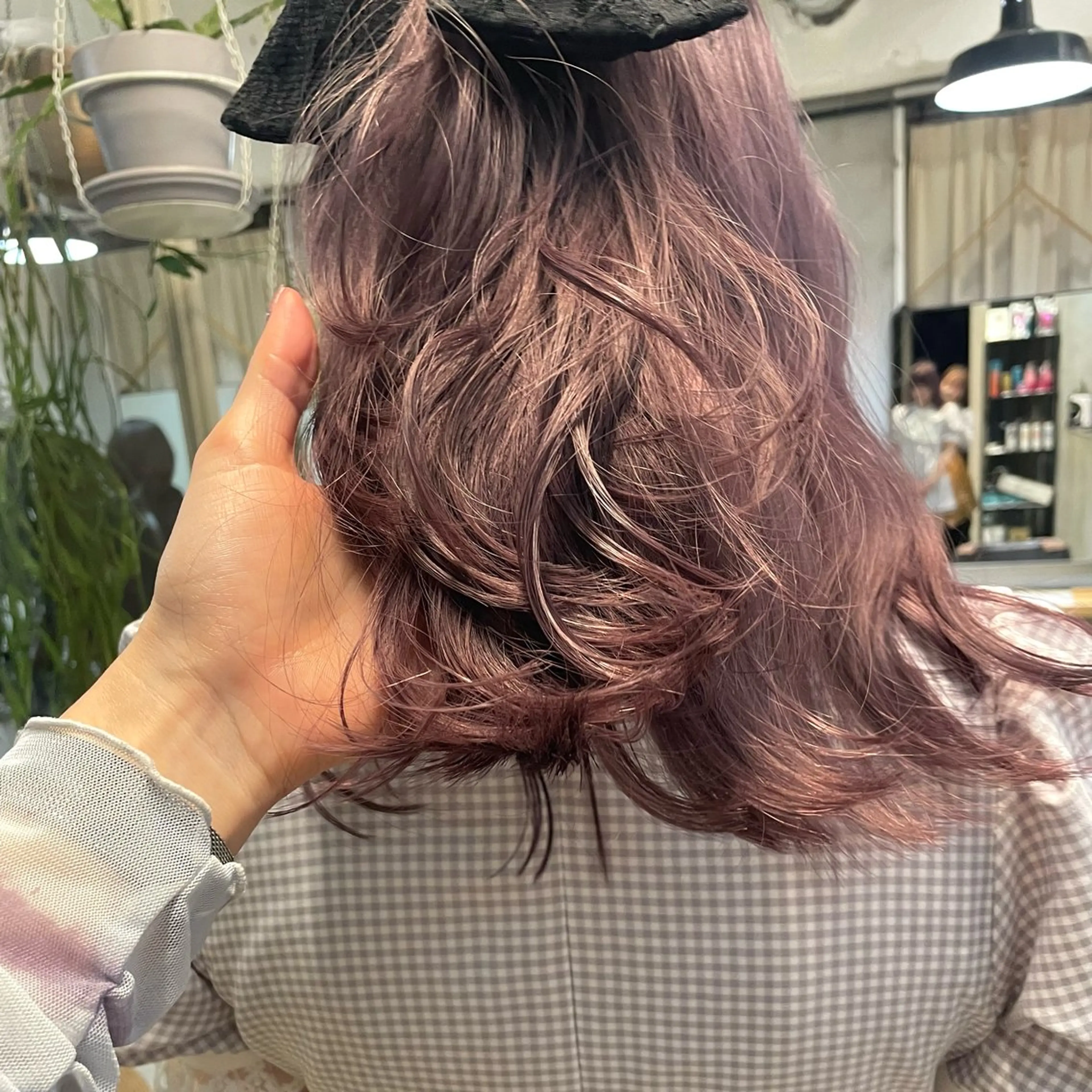 ミディアム カラー ミルクティー× グレージュMOMOのヘアスタイル