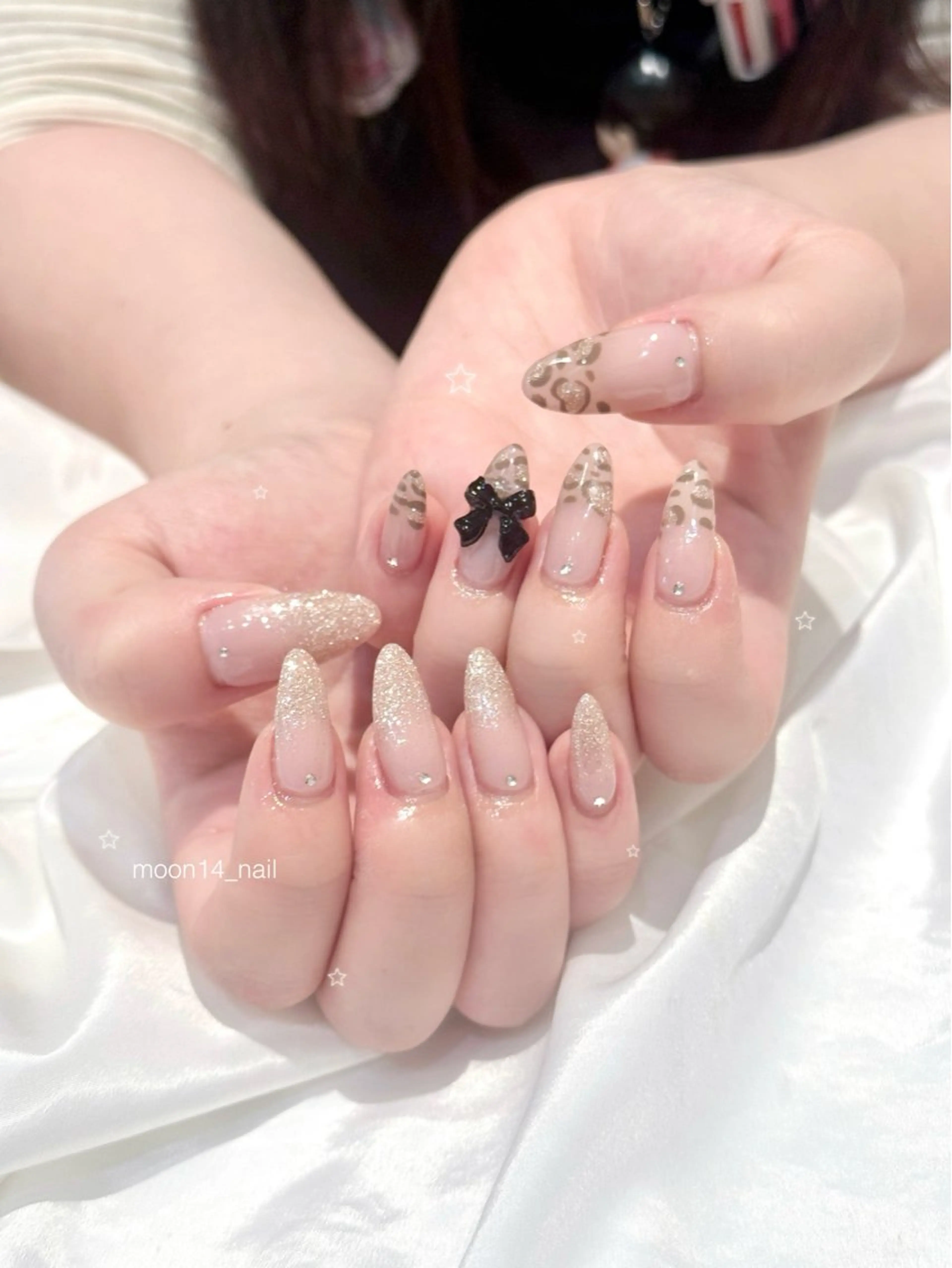 ネイル アニマル柄 フラッシュネイル ジェルネイル ガーリー キラキラネイル natsuki 💫のネイルデザイン