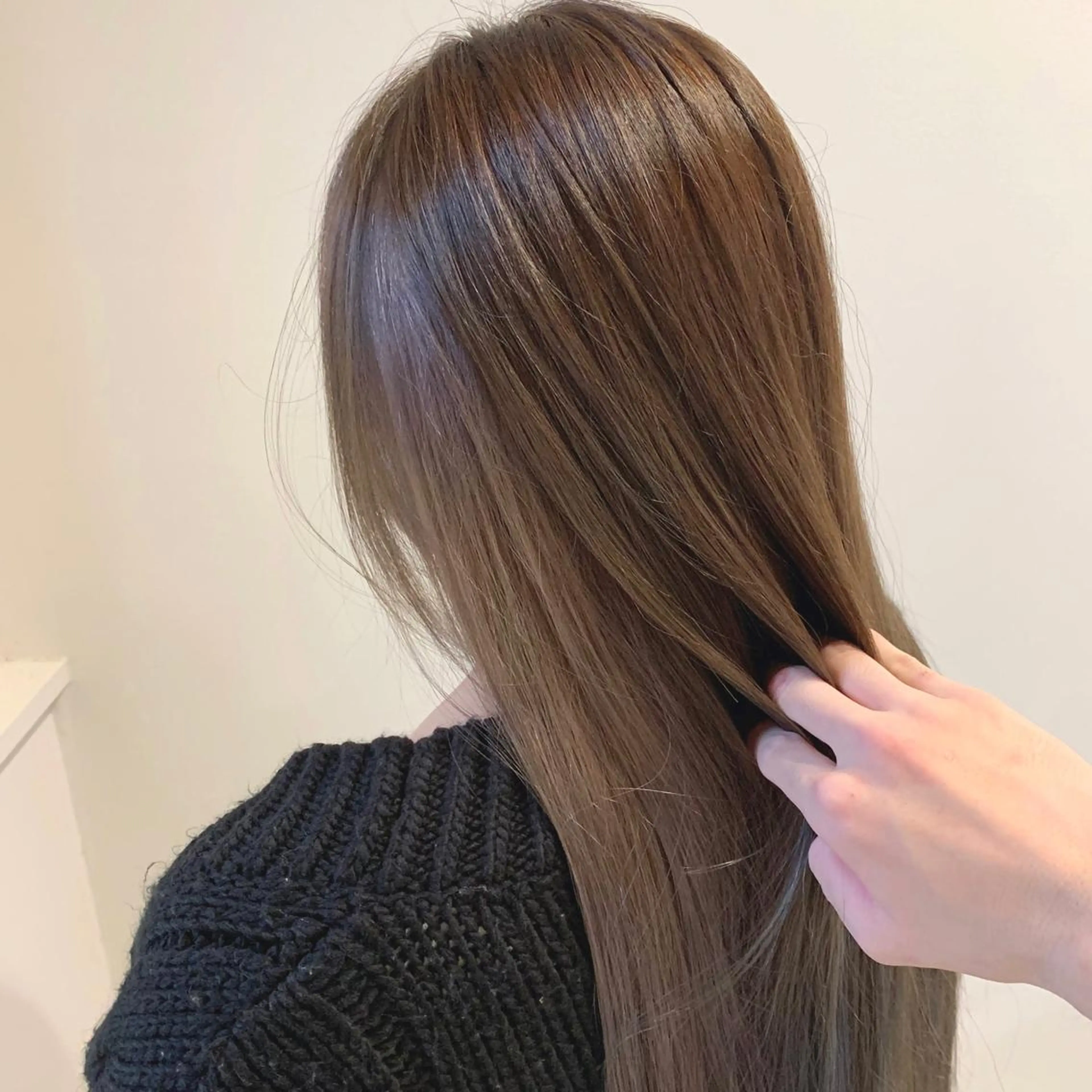 ロング カラー ブリーチ インナーカラー 清水 亮太／赤み消しカラーのヘアスタイル