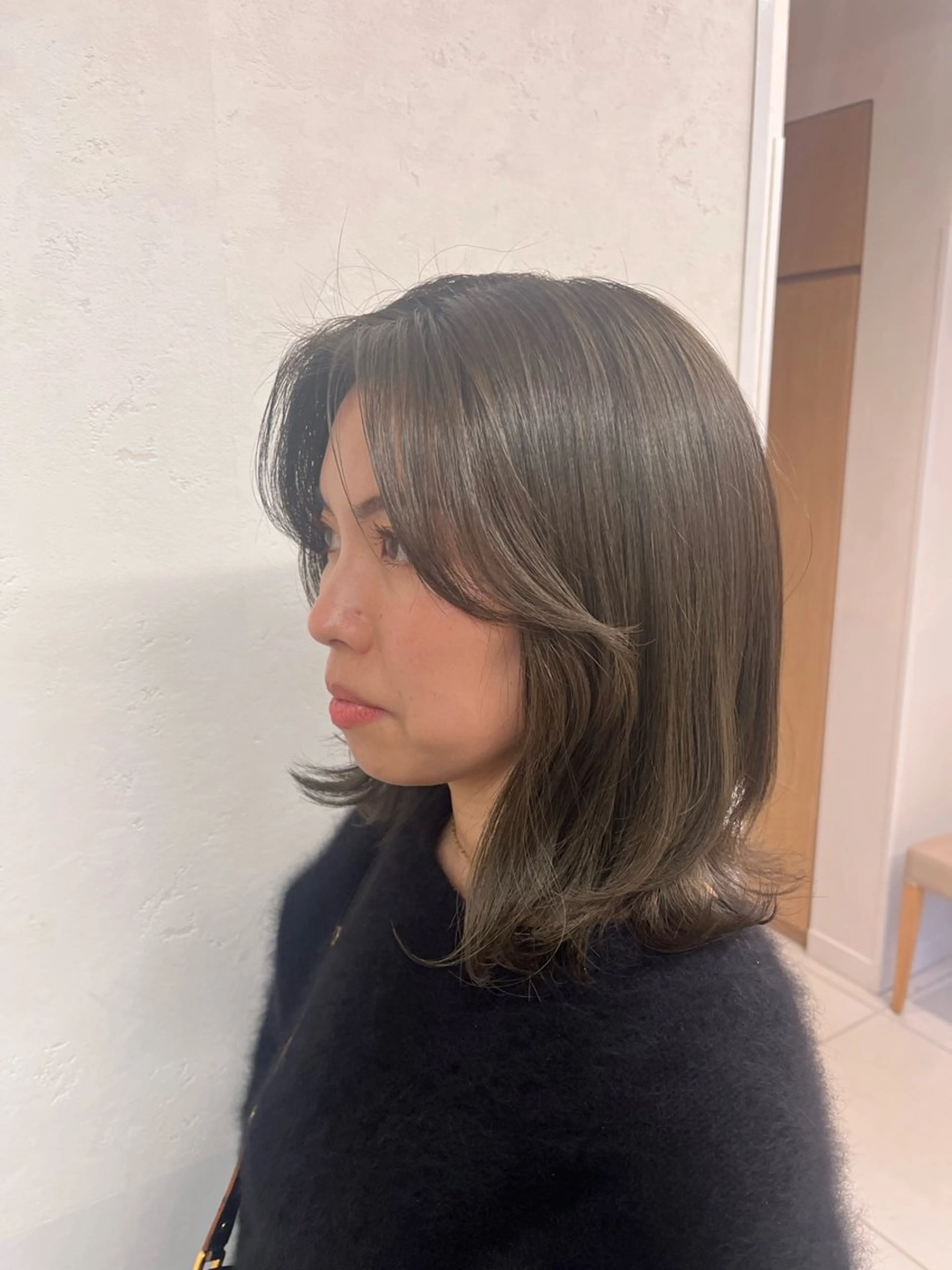 ミディアム カラー オリーブカラー カット ヘアカラー トリートメント ナチュラルベージュ/ 顔周りカット/由喜のヘアスタイル