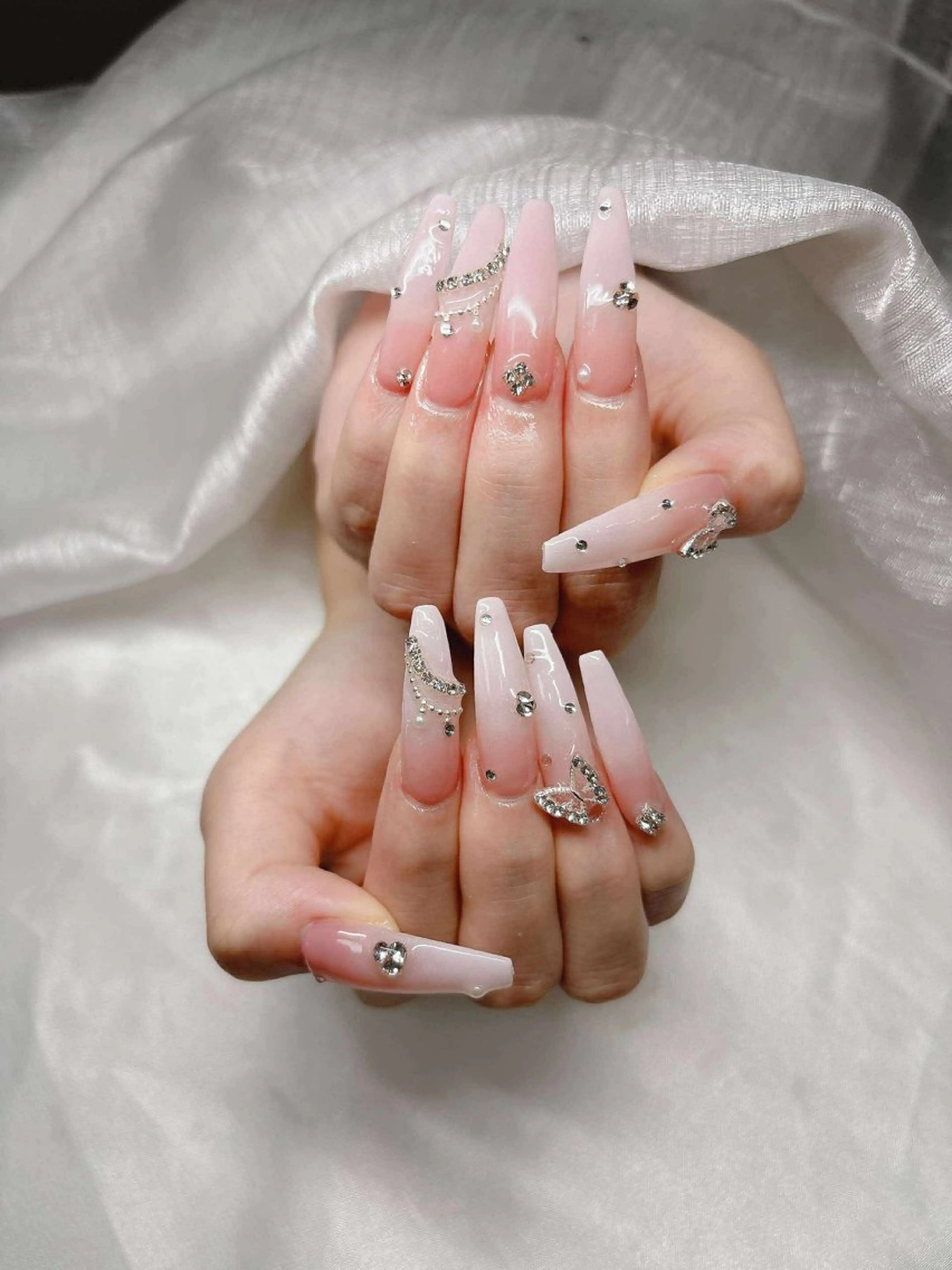 ネイル 長さ出し グラデーション 卒業式 キラキラネイル マグネットネイル ハンドネイル Lee Nailsのネイルデザイン