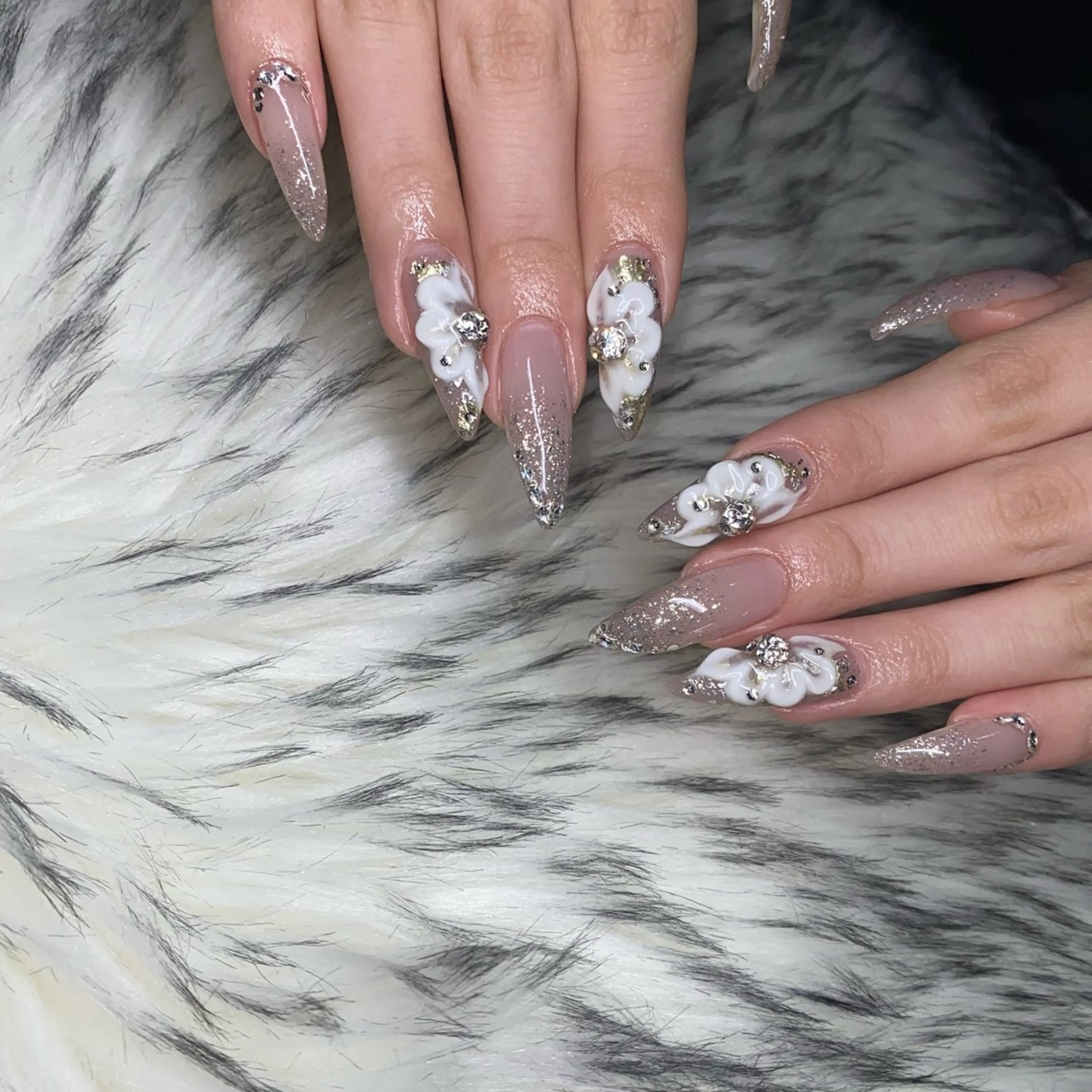 ネイル ハンドネイル la vie  Luire所属・la vie Luire ｱｽｶのネイルデザイン