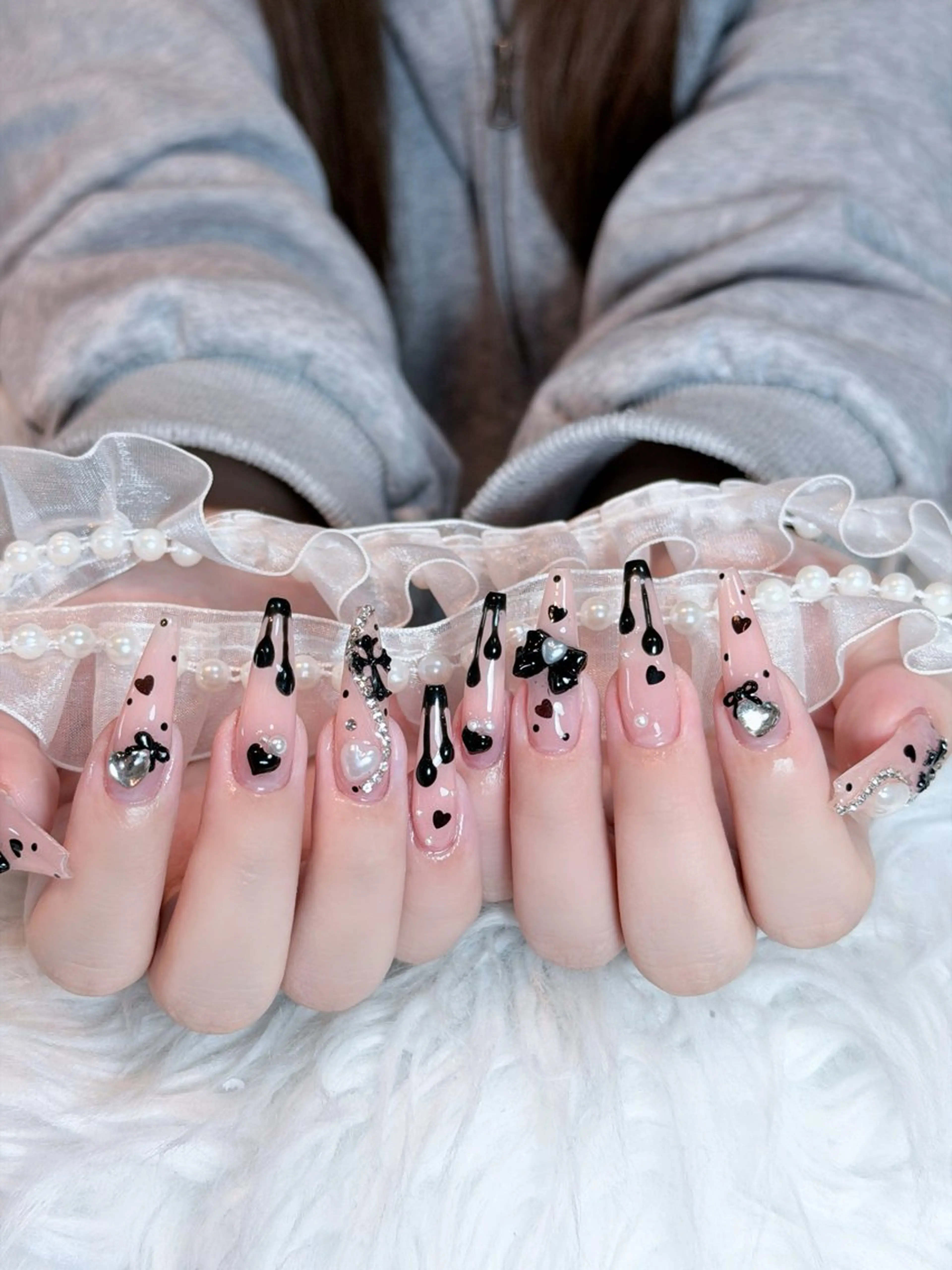 ネイル チークネイル ドット フレンチネイル グラデーション ハート ハンドネイル Julli NailStudioのネイルデザイン