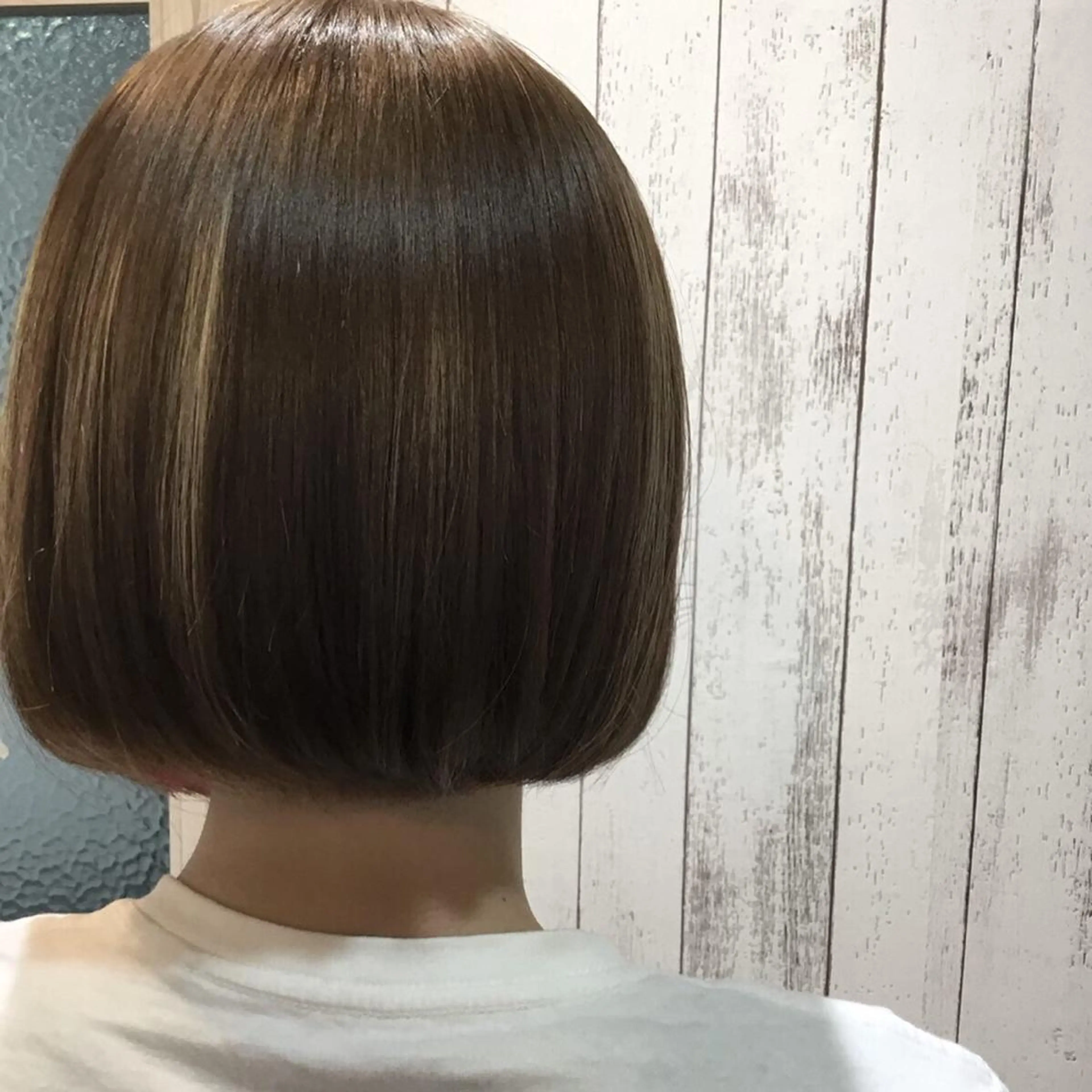 ショート カラー embrace エンブレイスのヘアスタイル