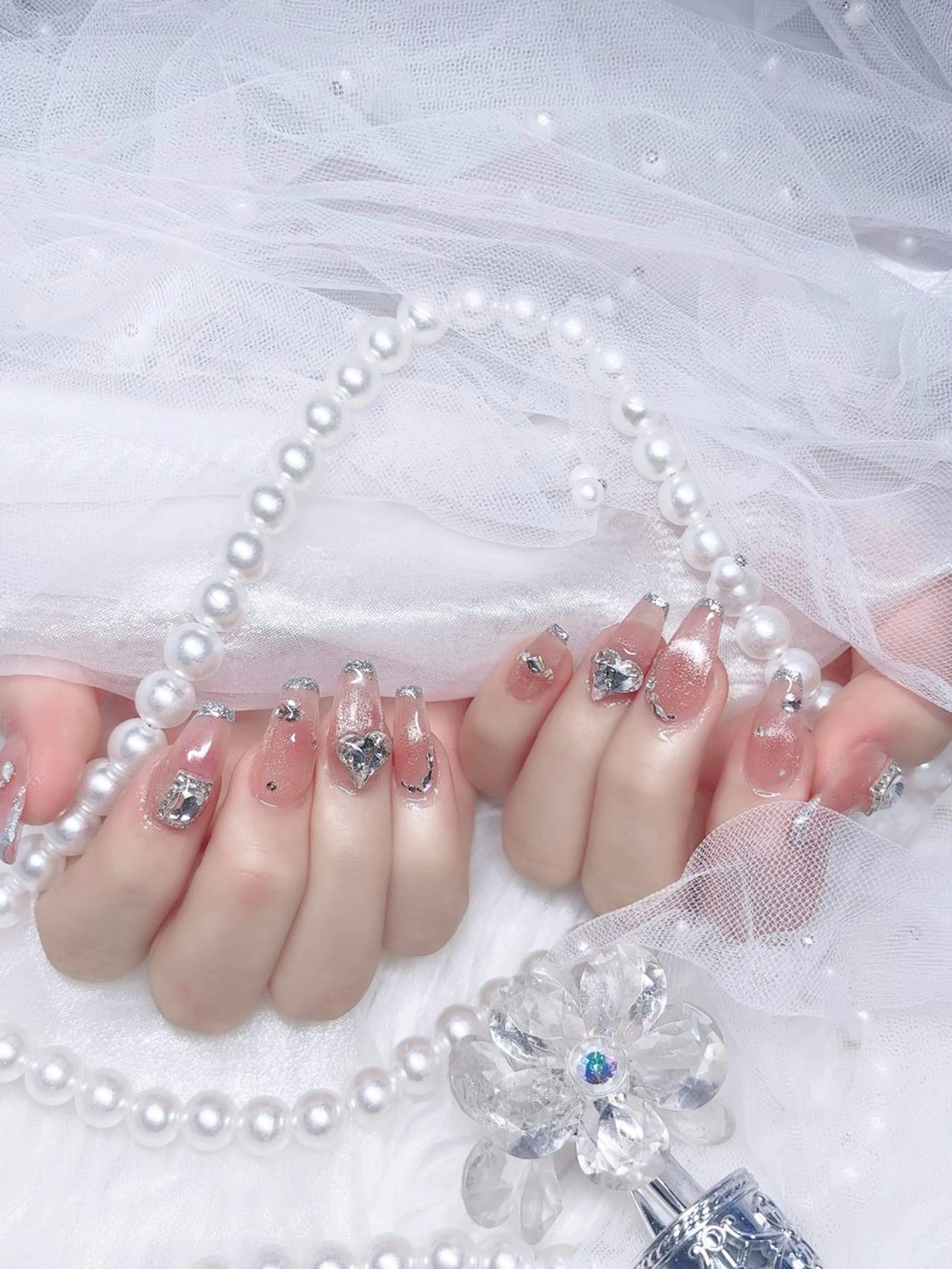 ネイル オーロラネイル 成人式 フットネイル 韓国ネイル ロングネイル Yudia🦋 azuのネイルデザイン