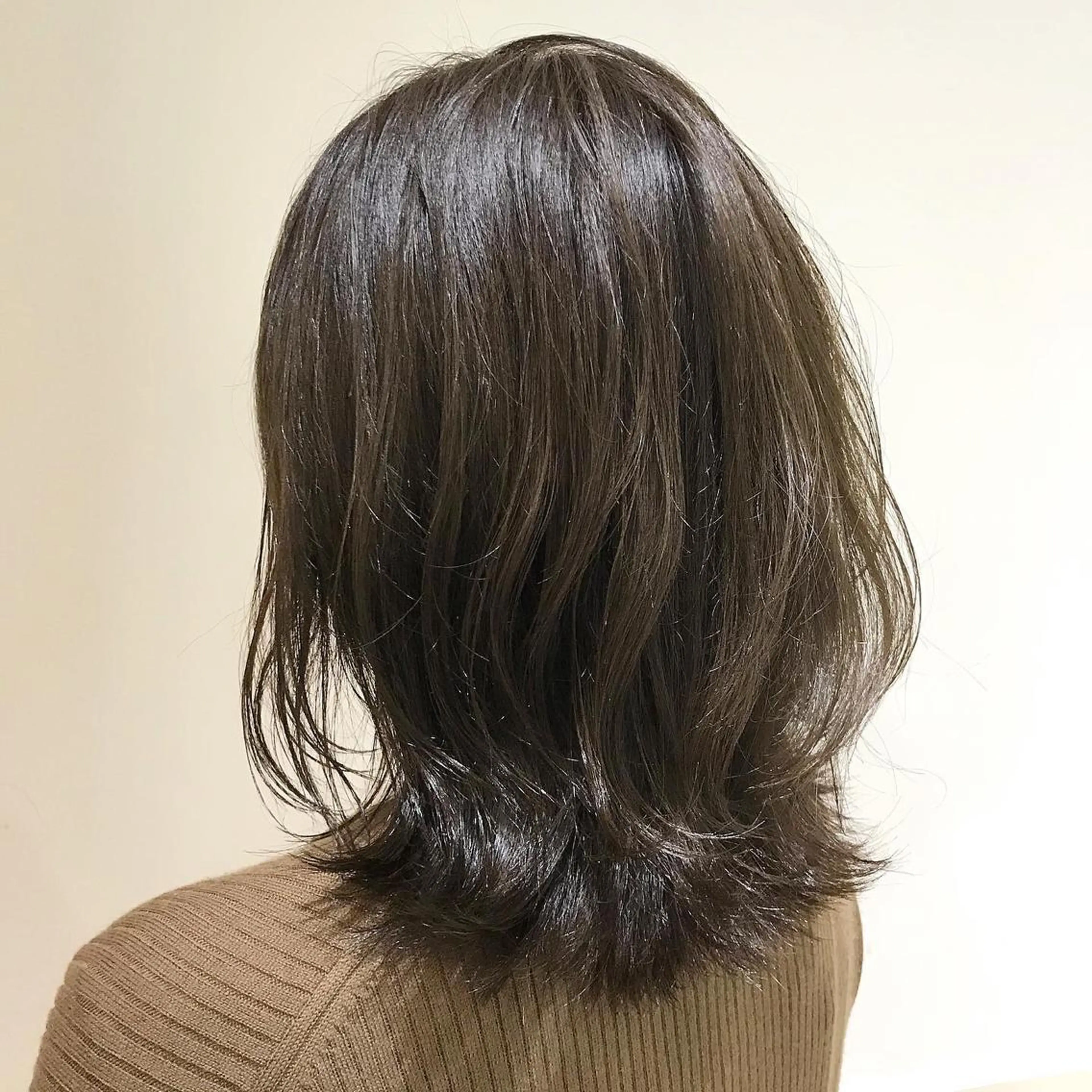 ミディアム カラー スナコザワ レナのヘアスタイル