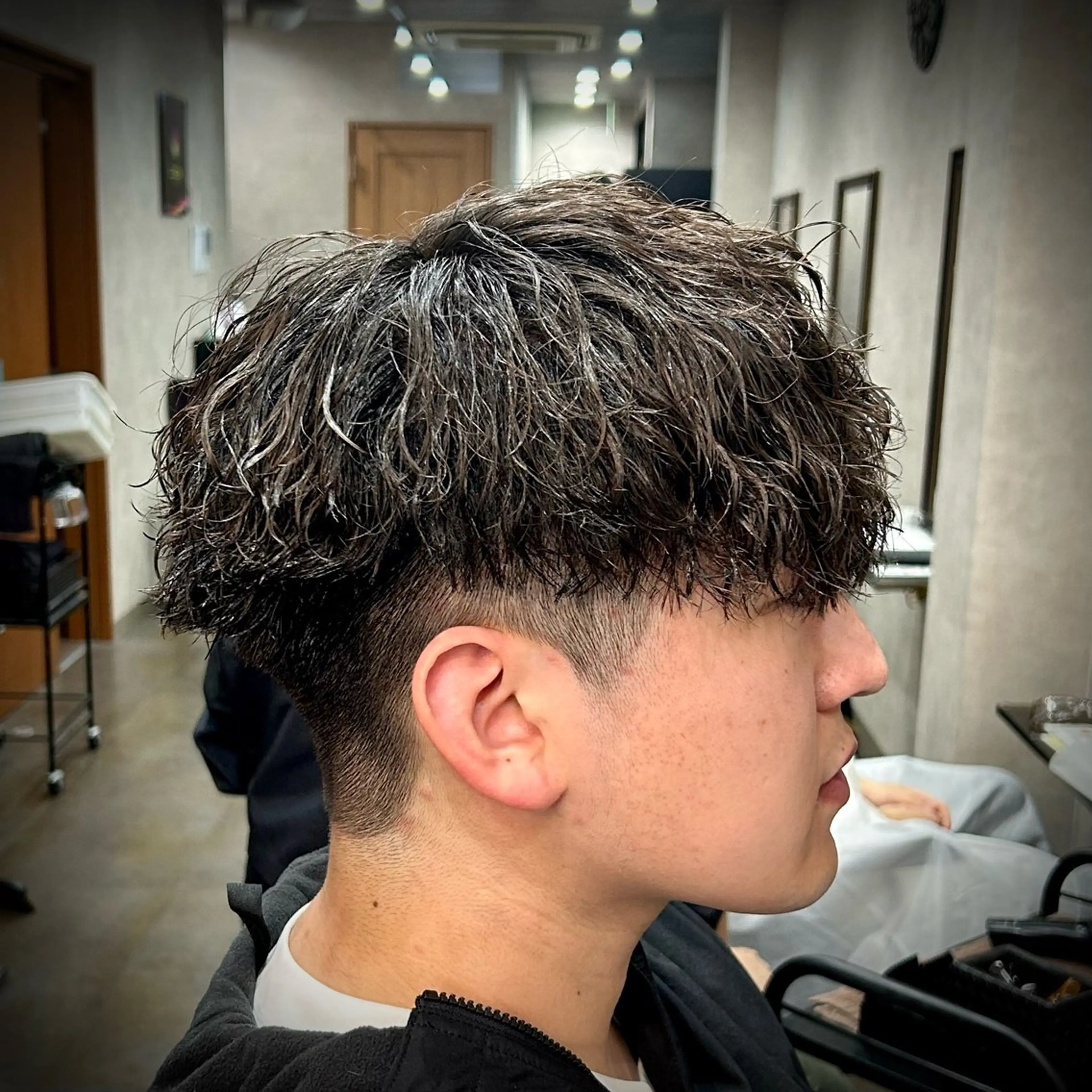 メンズ マッシュ カット パーマ 革命🔥ツイスパ/フ ェザー特化SHOTAのヘアスタイル