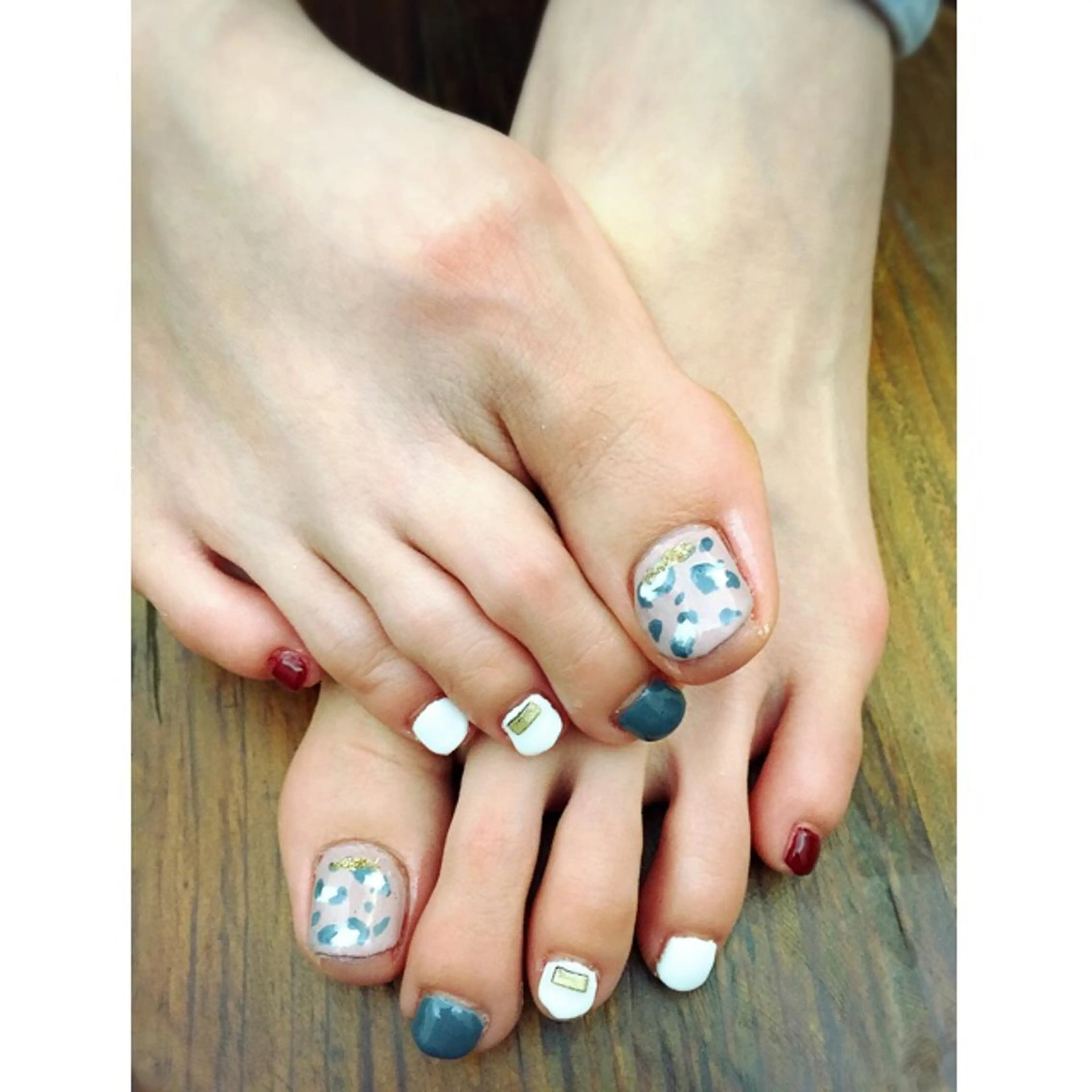 ネイル フットネイル ネイビー 透明感♡︎♡︎ 佐々木早苗のヘアスタイル