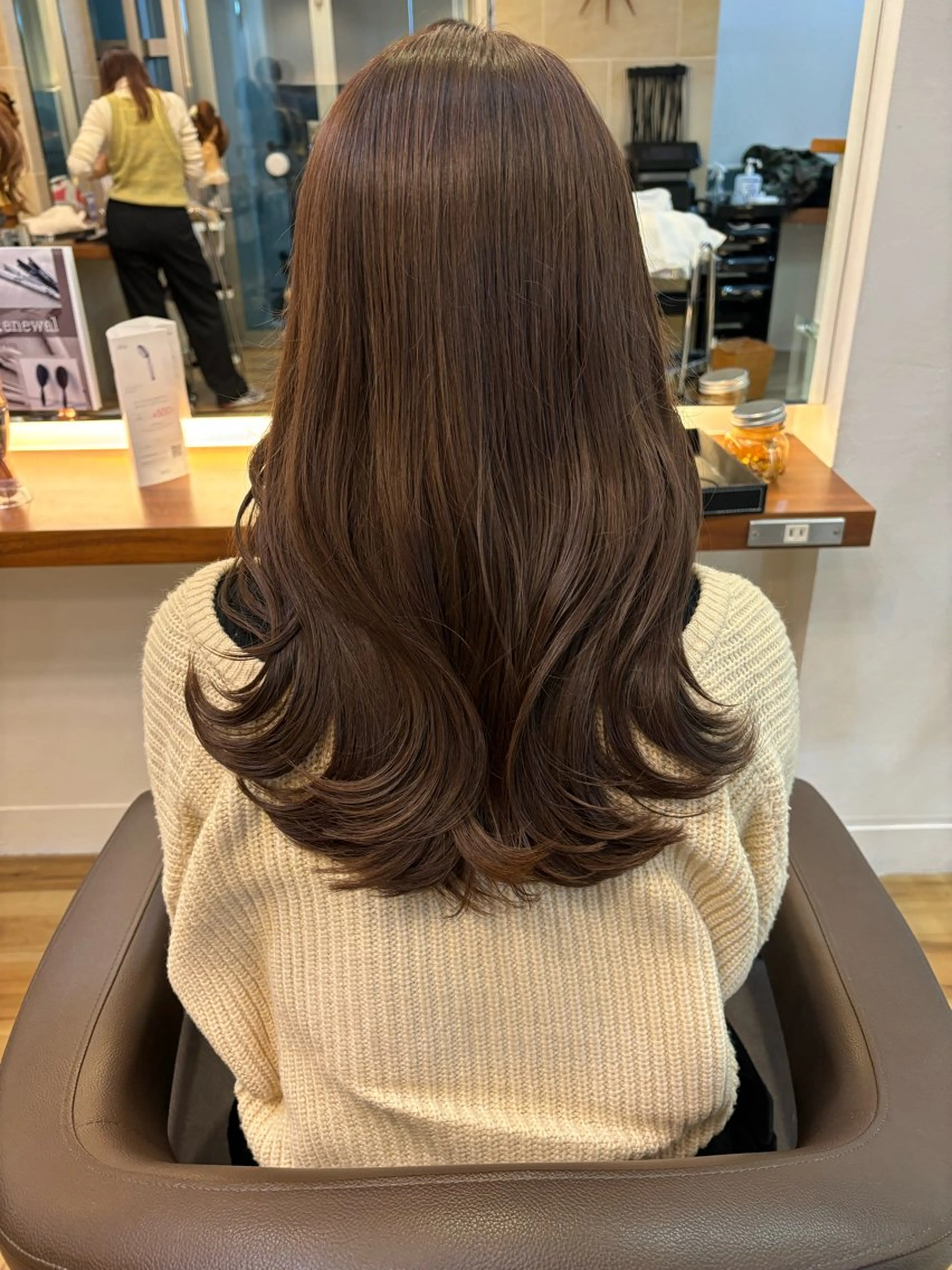 セミロング カラー ブリーチ ブラウンカラー 透明感カラー ブリーチなしカラー カット ヘアカラー トリートメント レイヤーカット /透明感/千葉怜寿のヘアスタイル