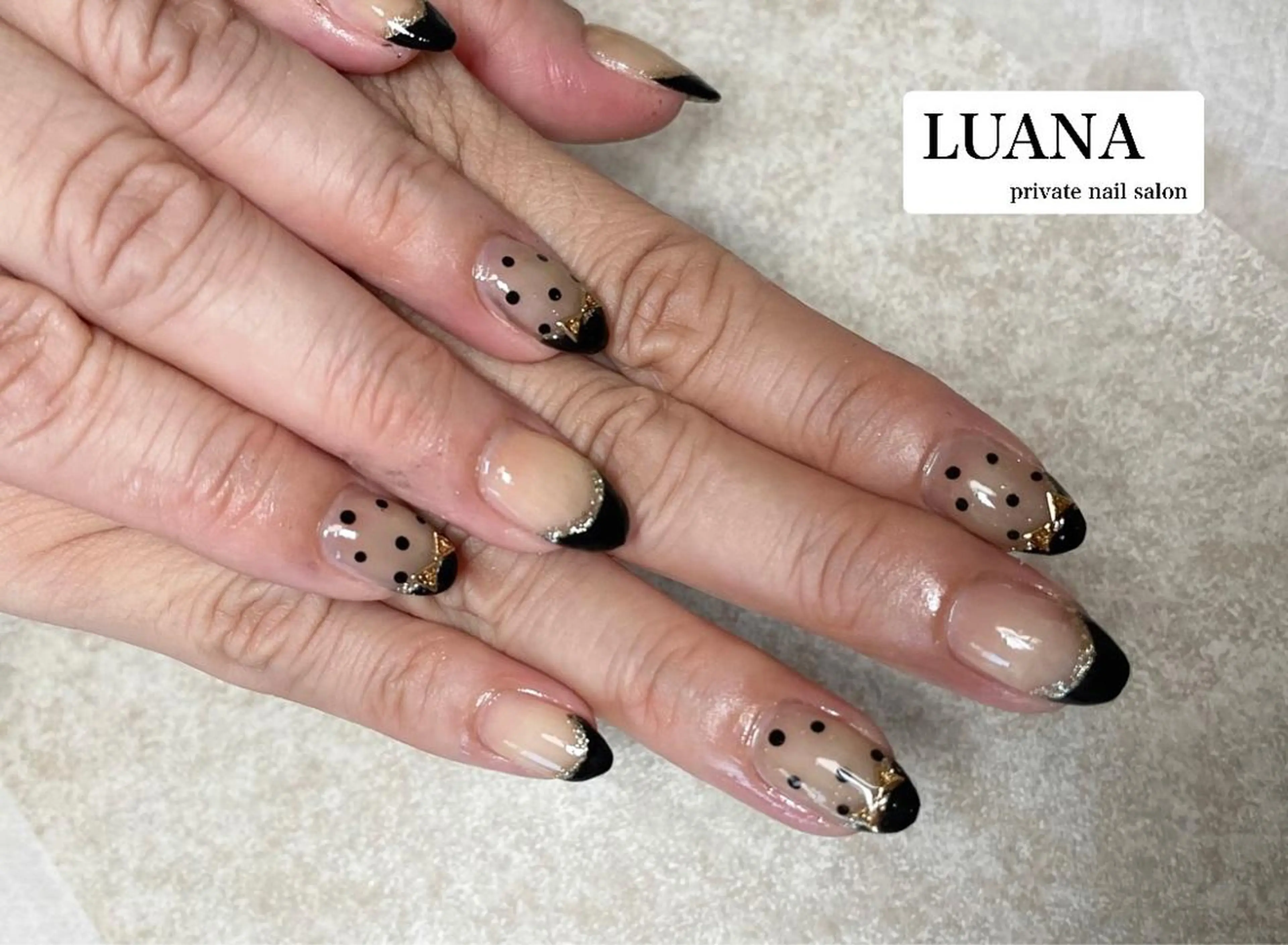 ネイル ドット フラワーネイル フレンチネイル マットネイル ミラーネイル ルアナ プライベートサロンのネイルデザイン