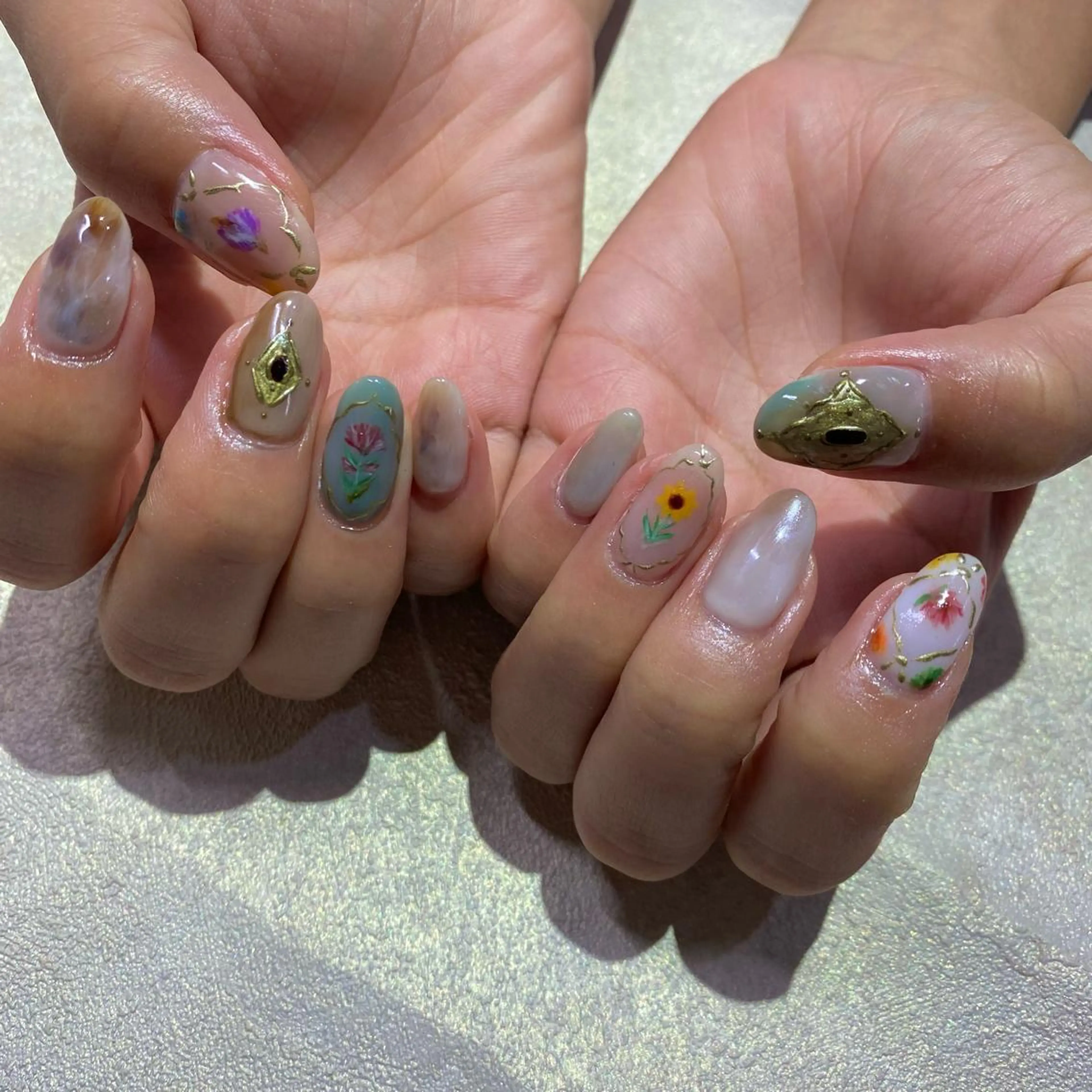 ネイル ハンドネイル Amber21.所属・Nagahama Akariのネイルデザイン