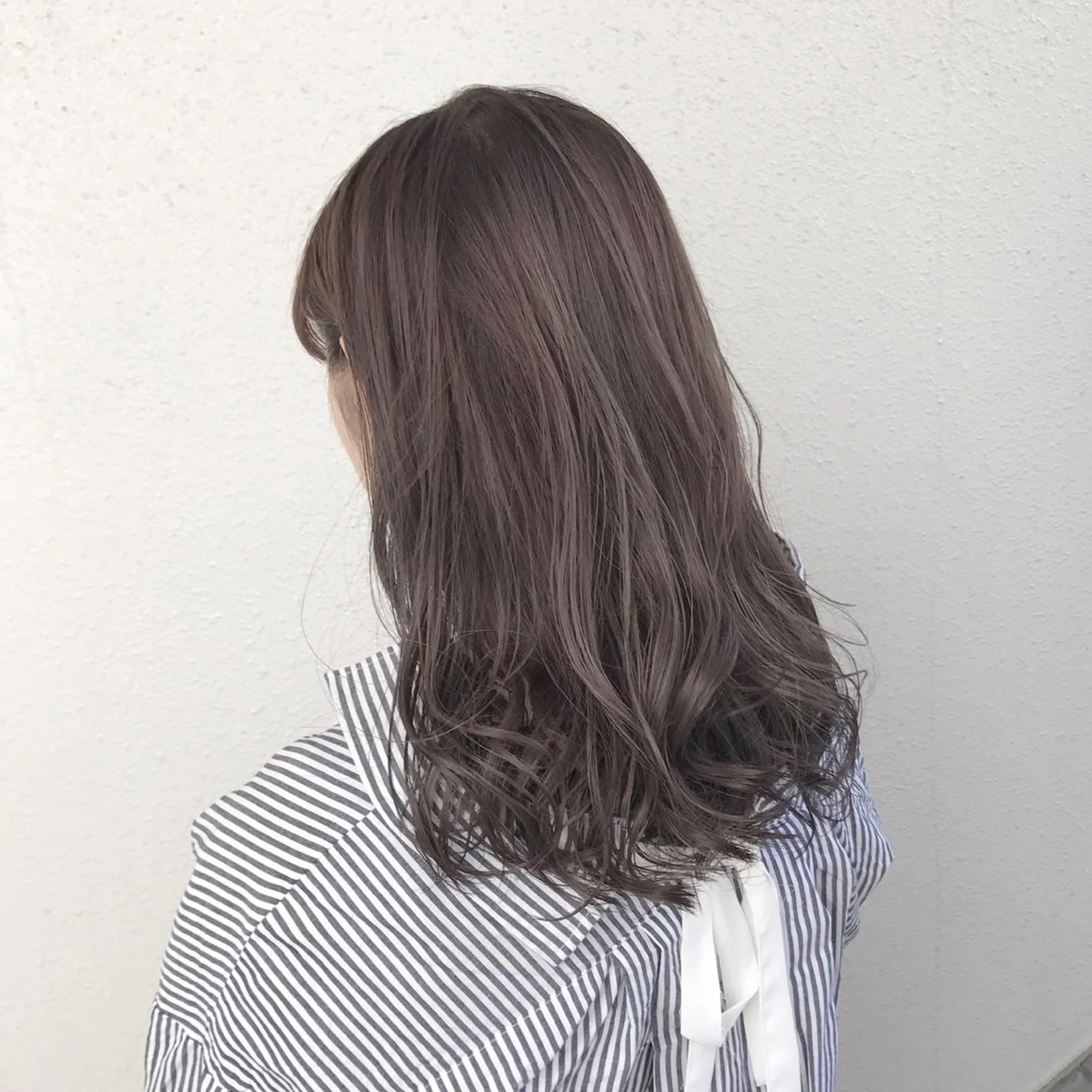 セミロング カラー ハイライトカラー パープルカラー ハイライト インナーカラー/天神 ブリーチ/吉田のヘアスタイル