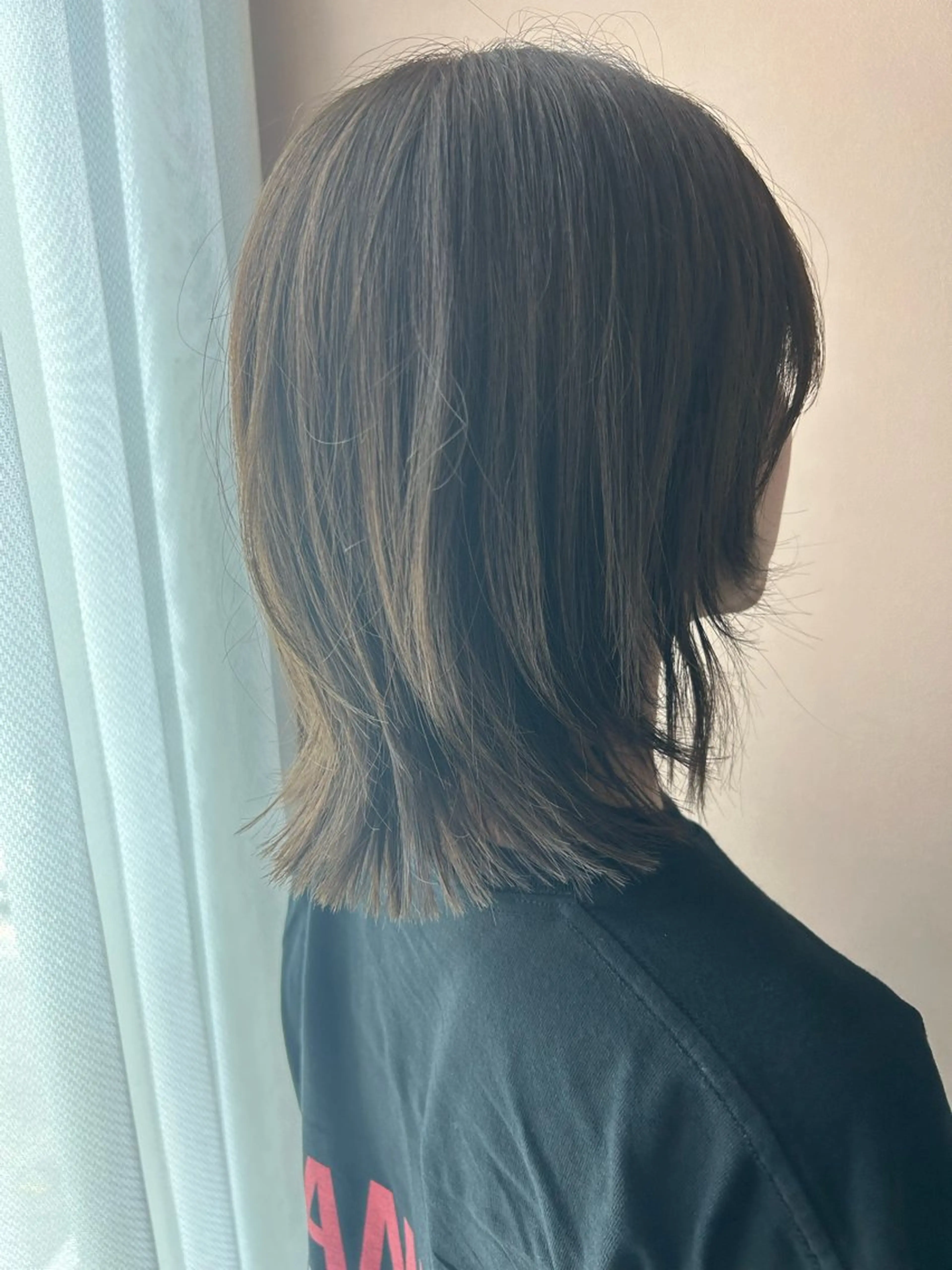 ミディアム カラー ブリーチ 透明感カラー グレージュ ブリーチなしカラー オリーブグレージュ カット ヘアカラー トリートメント hub hair レイヤー/透明感のヘアスタイル