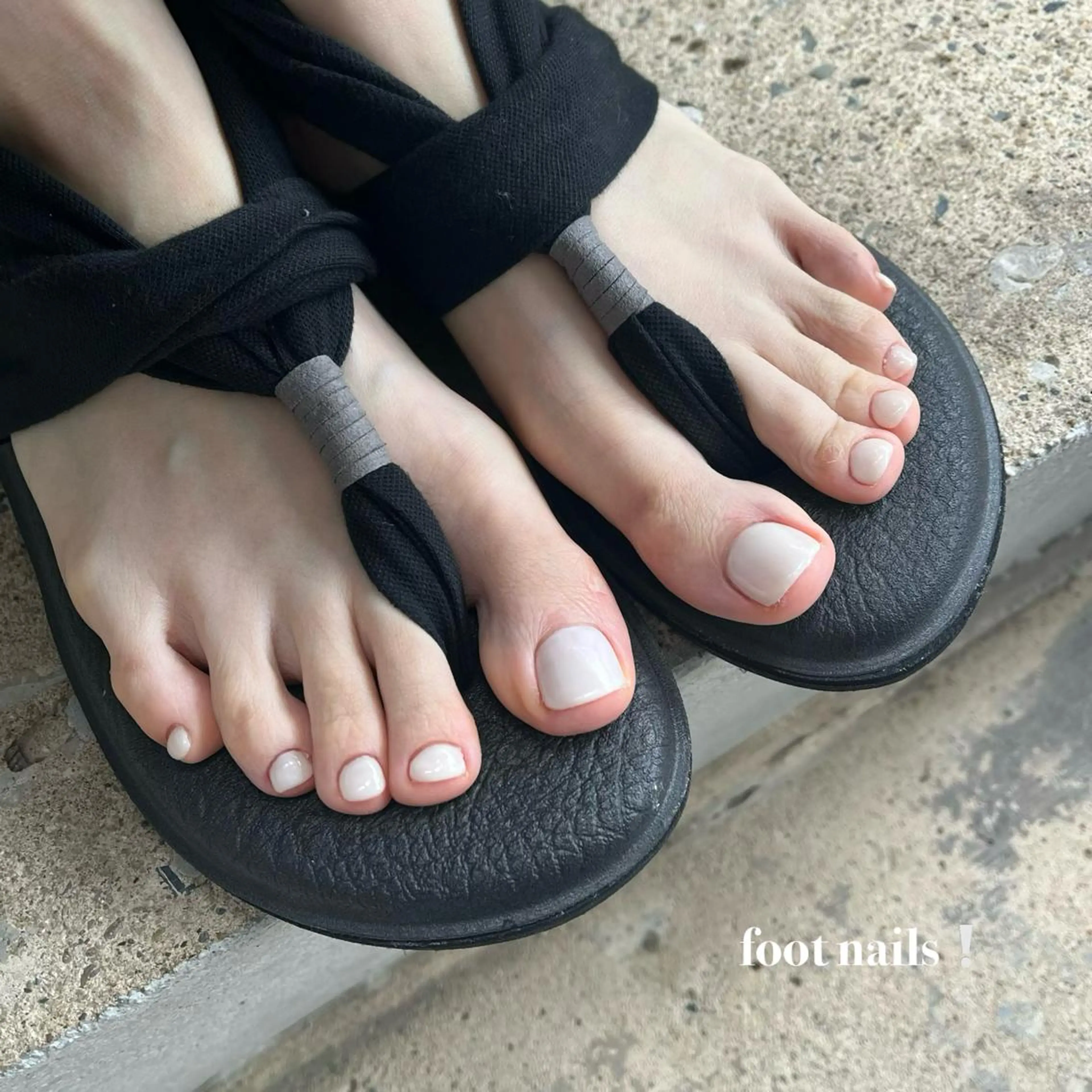 ネイル フットネイル 🤎Two ERI🤎のネイルデザイン