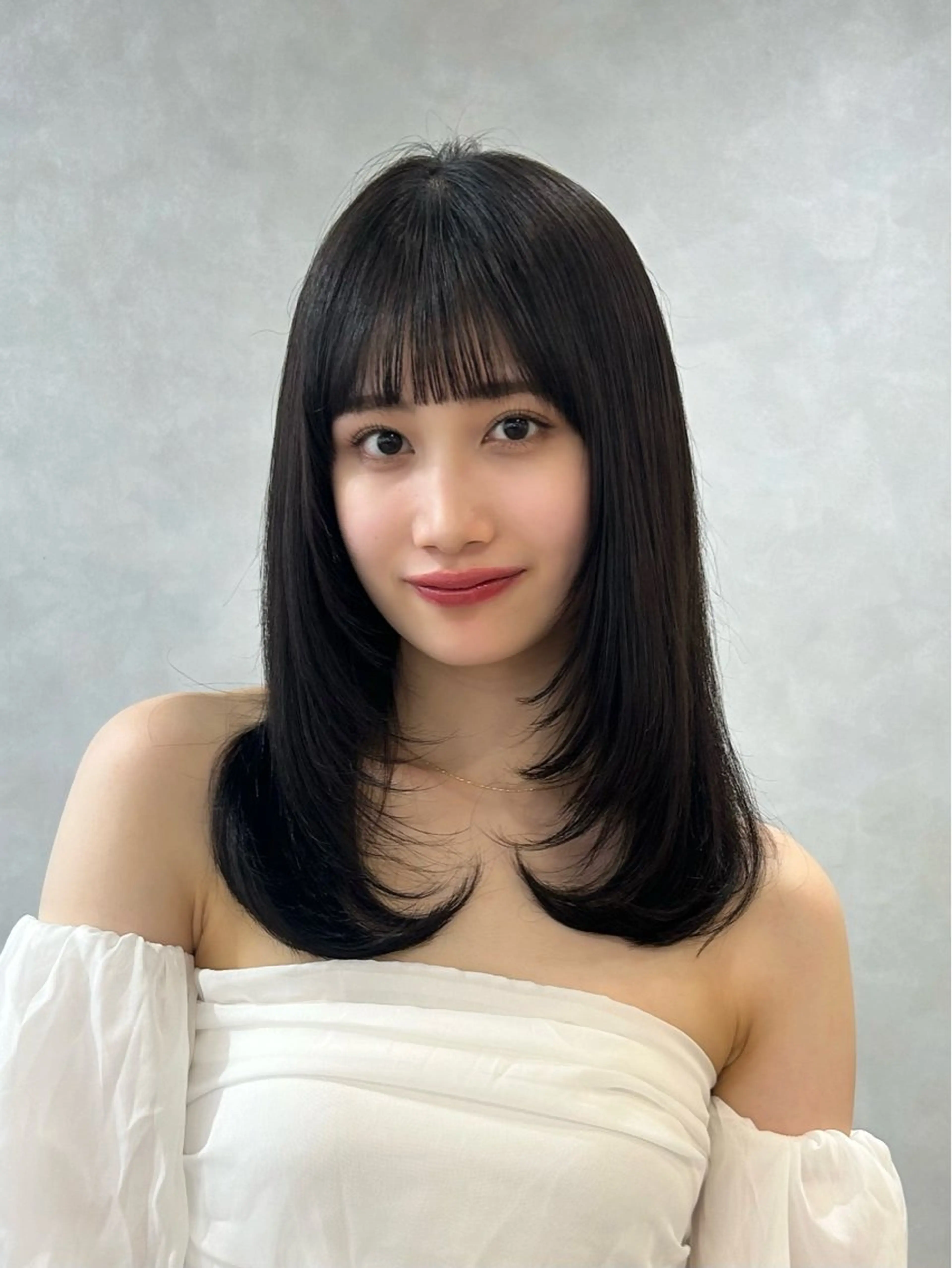 セミロング カラー グレージュ レイヤーカット カット 縮毛矯正 ❤️ショートカット ・顔周りカット❤️のヘアスタイル