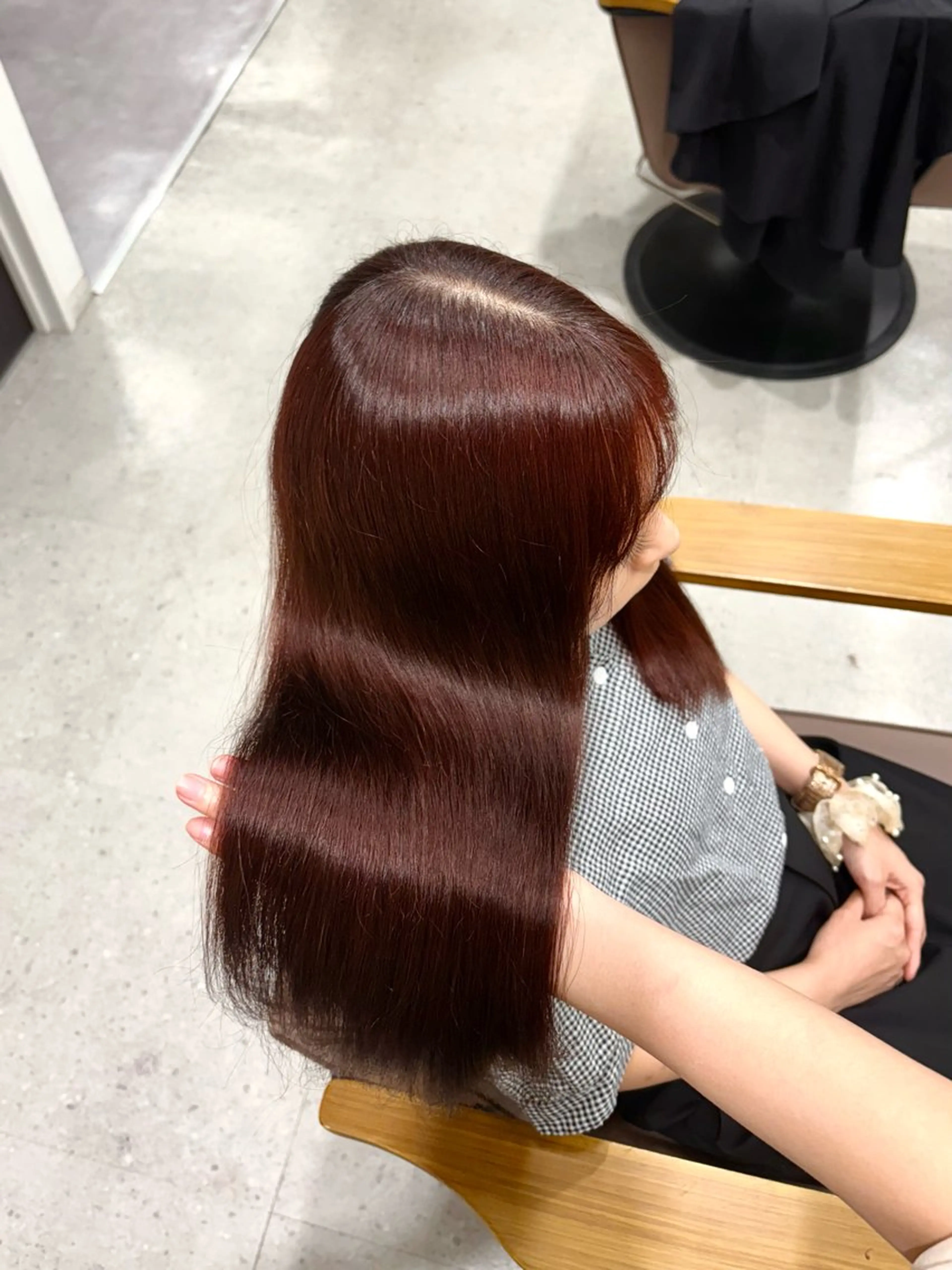 ロング カット ヘアカラー omocha umiのヘアスタイル