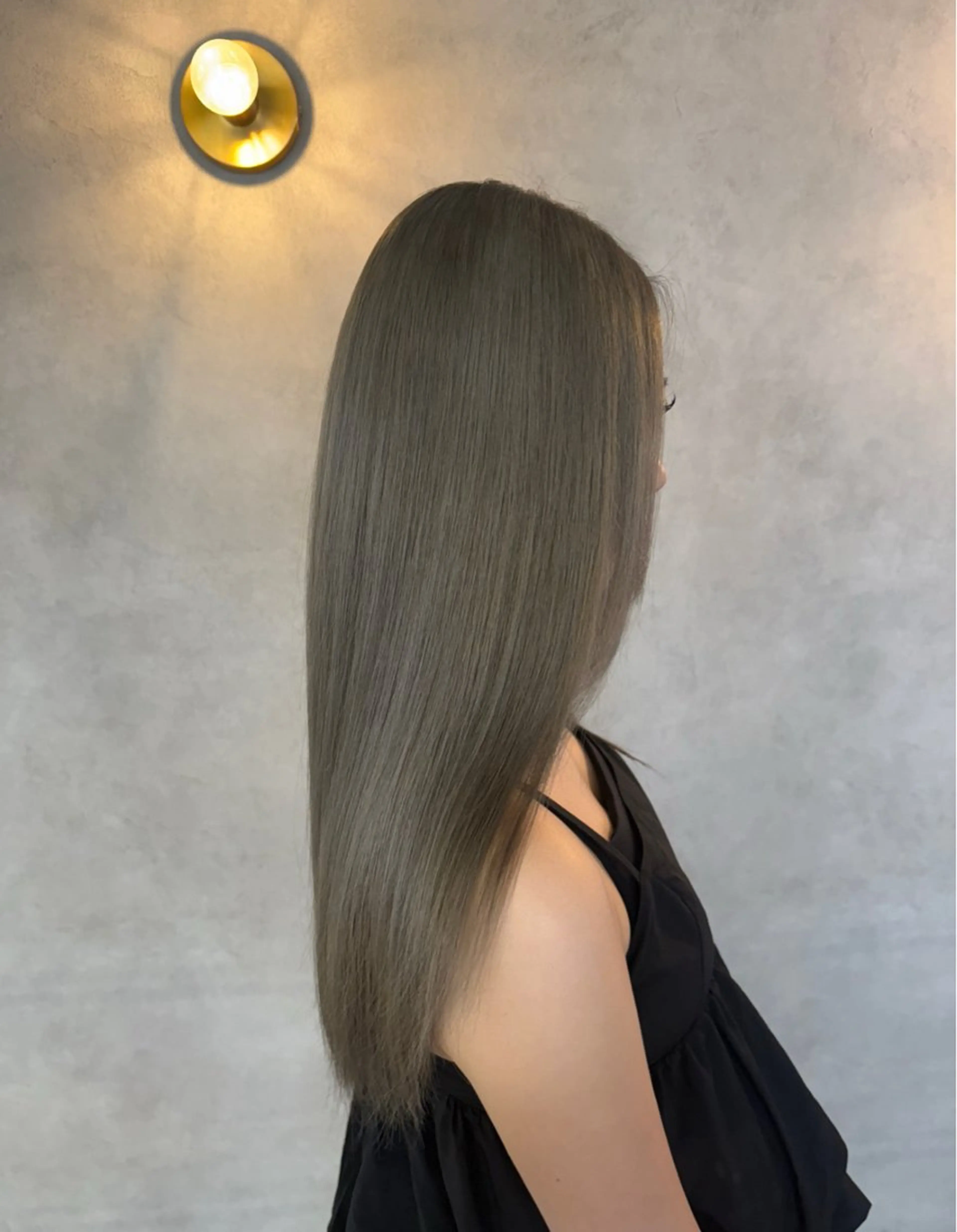 カラー 金田 彩花のヘアスタイル