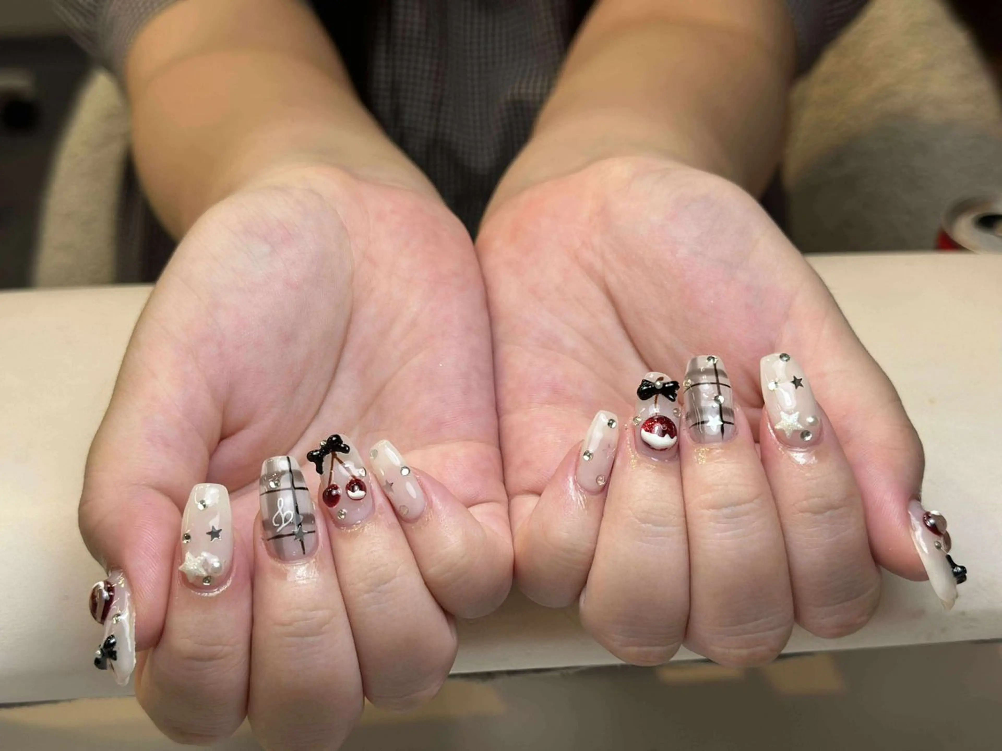 ネイル アートネイル 成人式 ジェルネイル ニュアンスネイル 夏ネイル Nie Nail Shinokuboのネイルデザイン