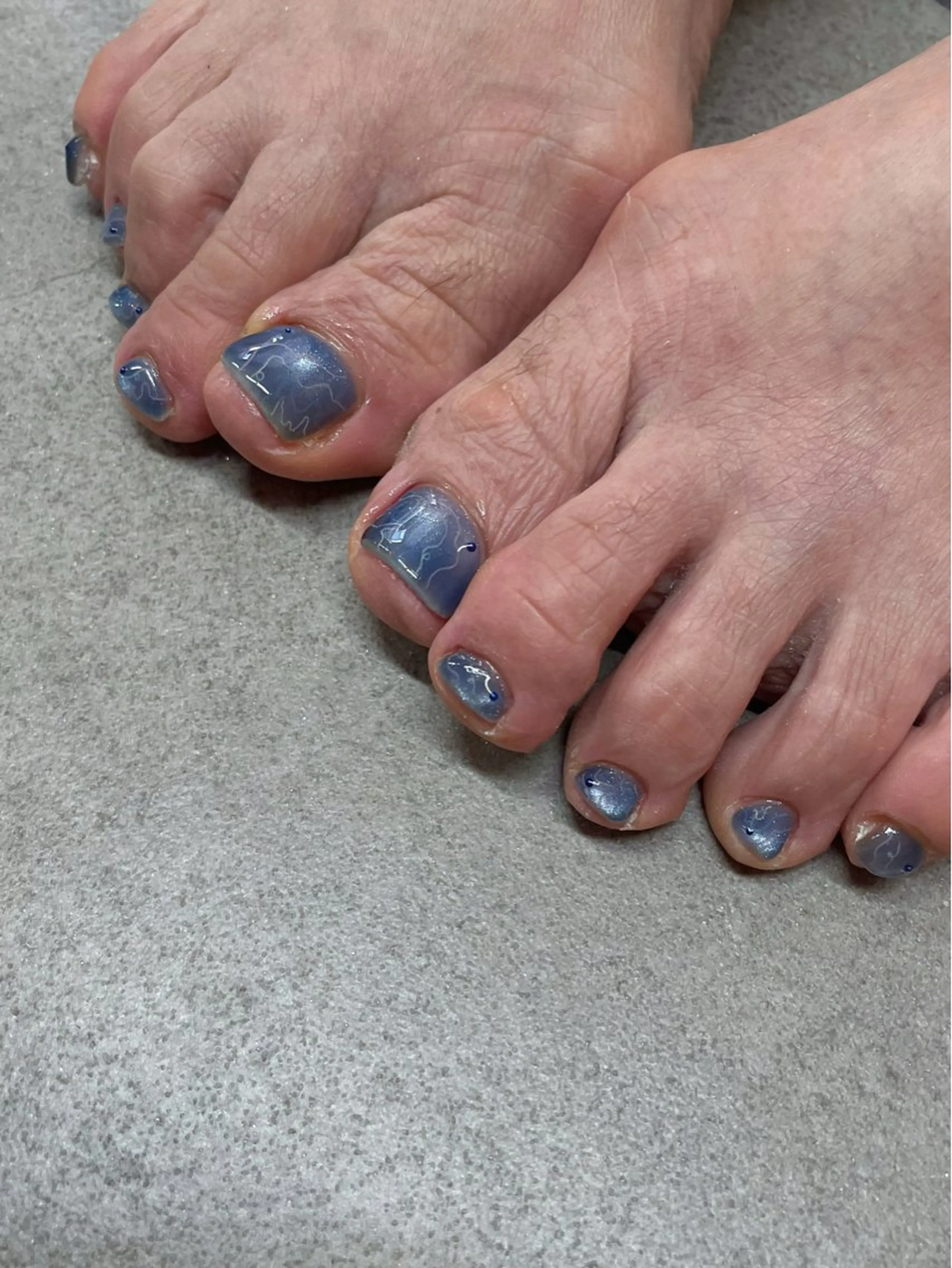 ネイル 氷ネイル・うるうるネイル フットネイル F room 表参道のネイルデザイン