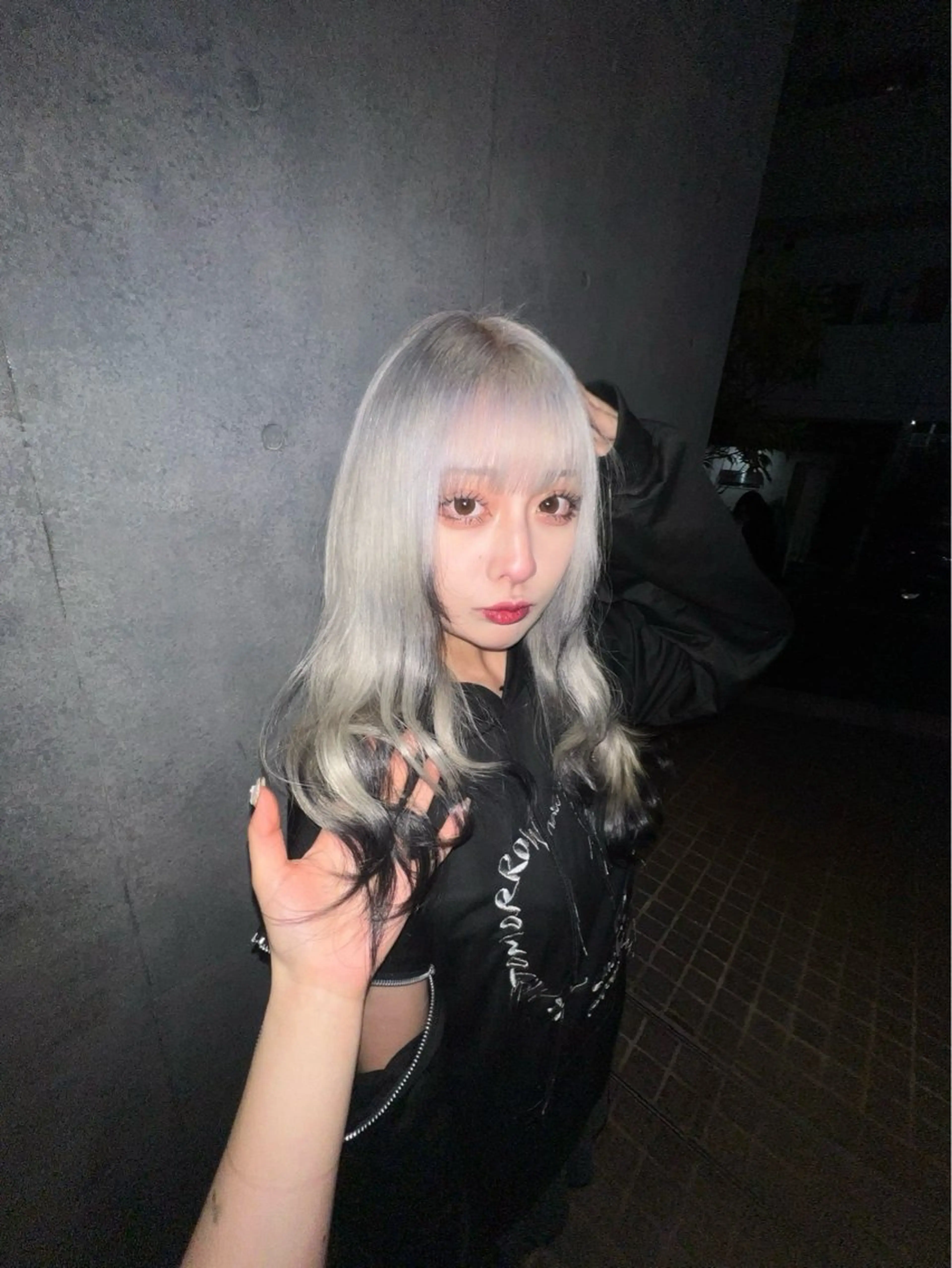 ロング morrow by suntown所属・💙AKANE ハイトーン特化💙のヘアスタイル