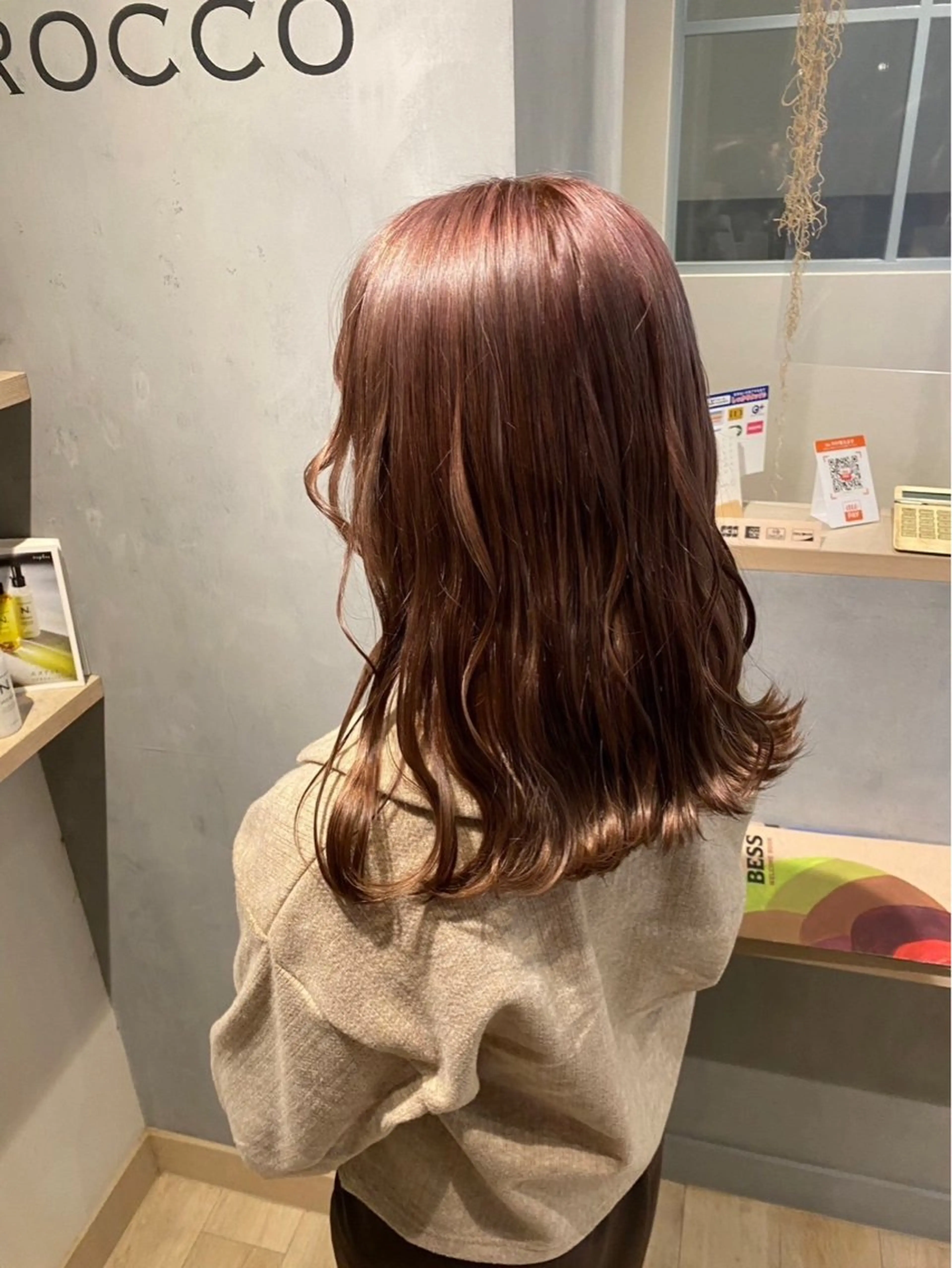 カラー ROCCO saraのヘアスタイル