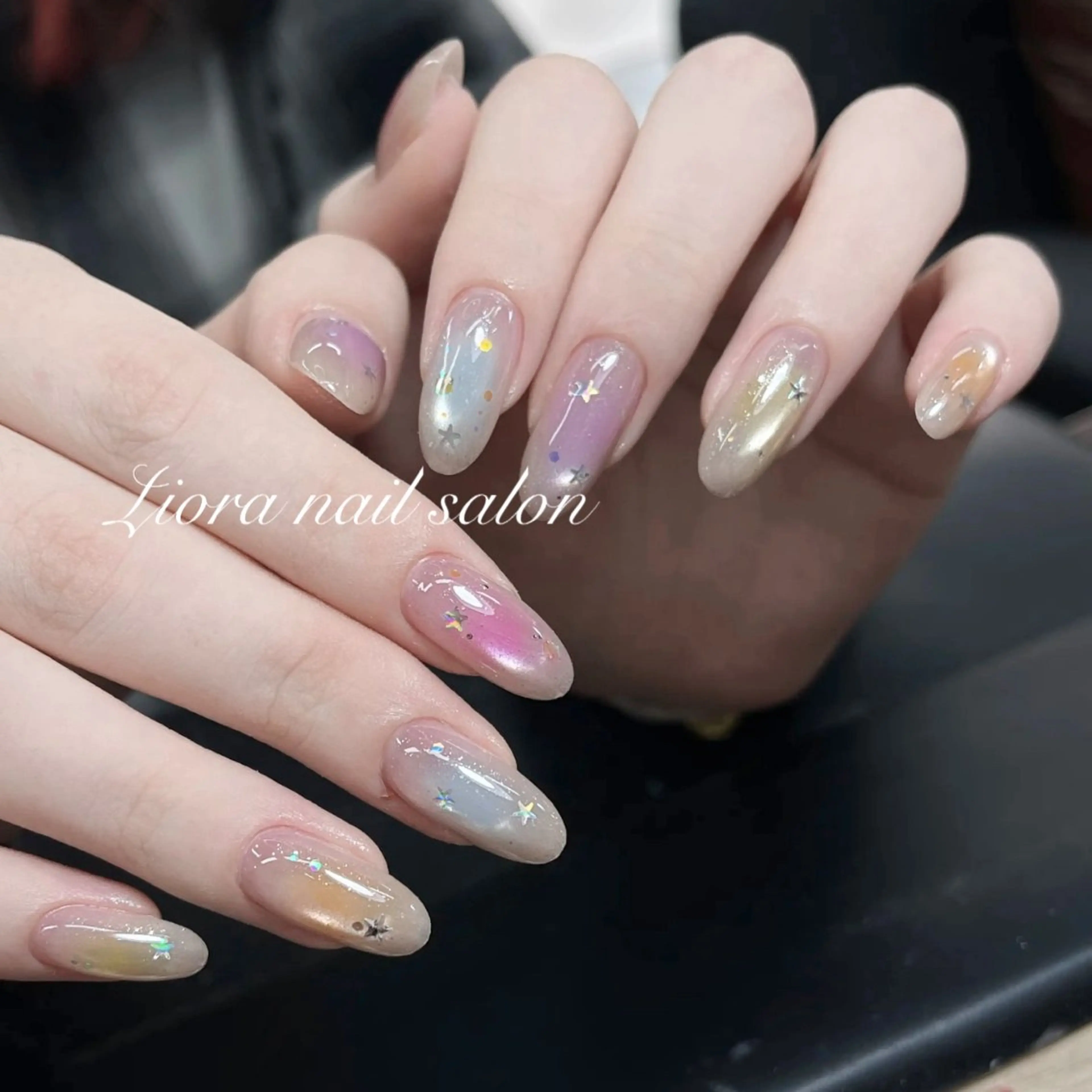 ネイル フレンチネイル ジェルネイル ガーリー グラデーション キラキラネイル ハンドネイル Liora nail 1のネイルデザイン