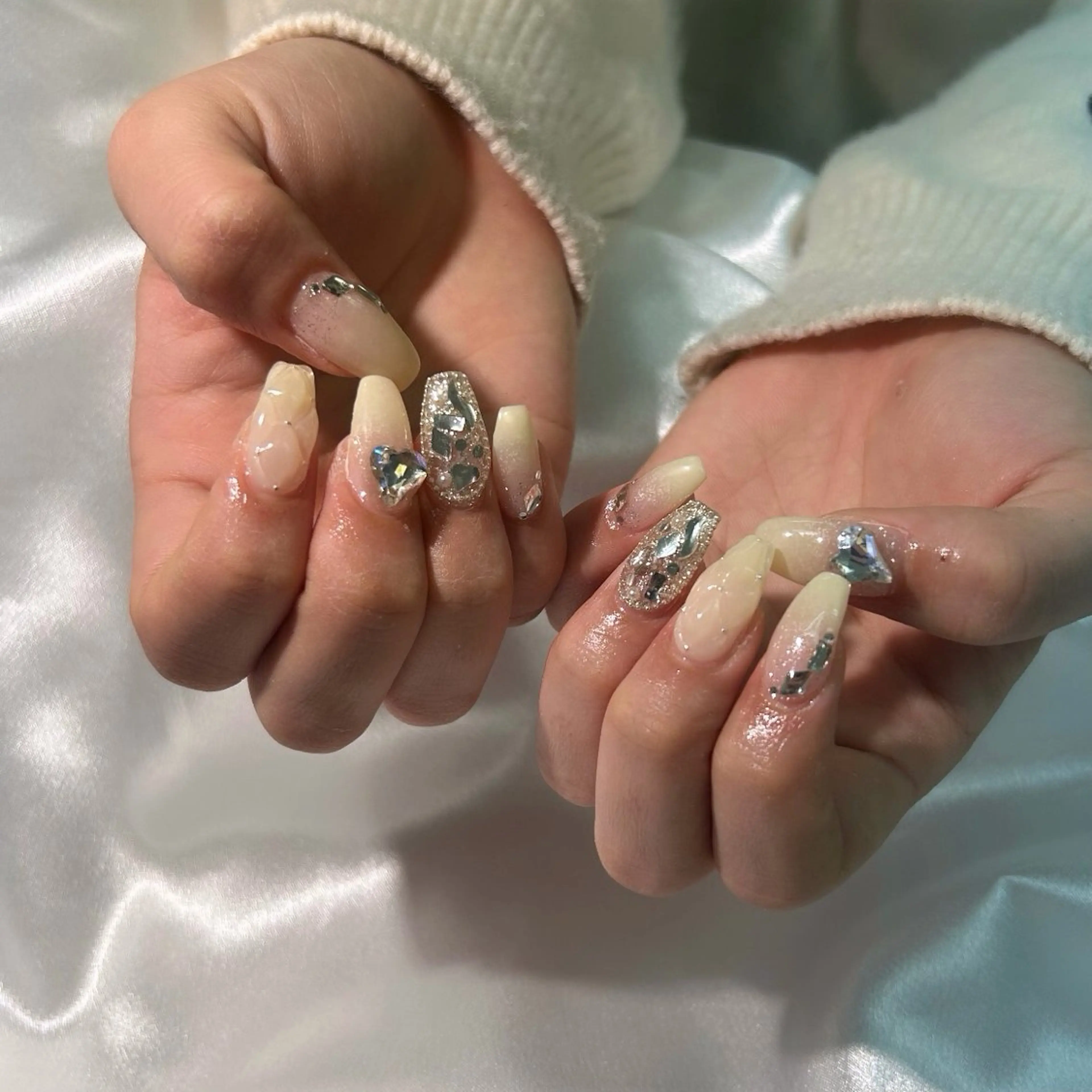 ネイル アートネイル キラキラネイル 春ネイル ハンドネイル y's beauty京橋店のネイルデザイン