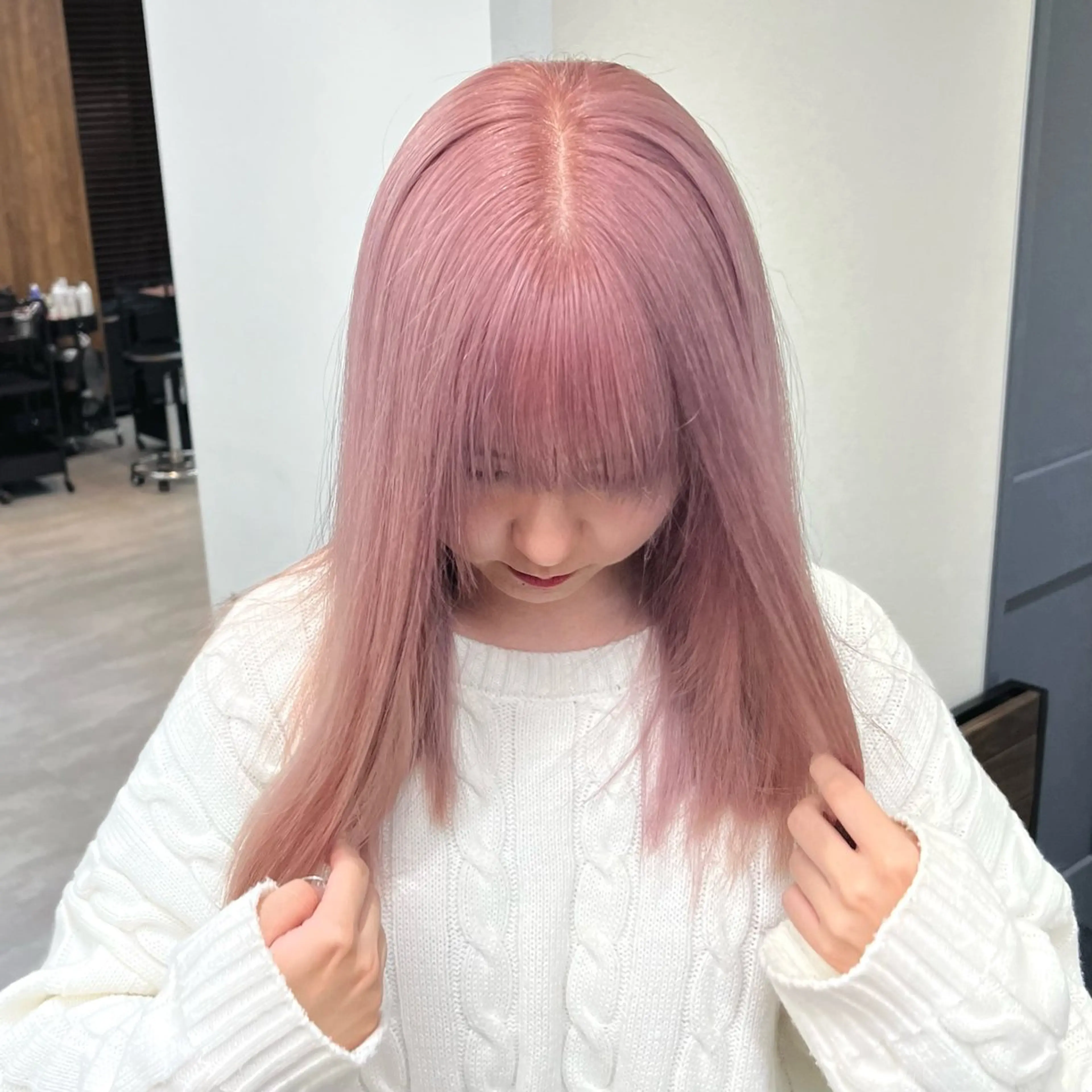 セミロング カラー ベージュカラー ブリーチ 透明感カラー デザインカラー ダブルカラー いろあそび所属・ショート/ウルフ カットモデル募集のヘアスタイル