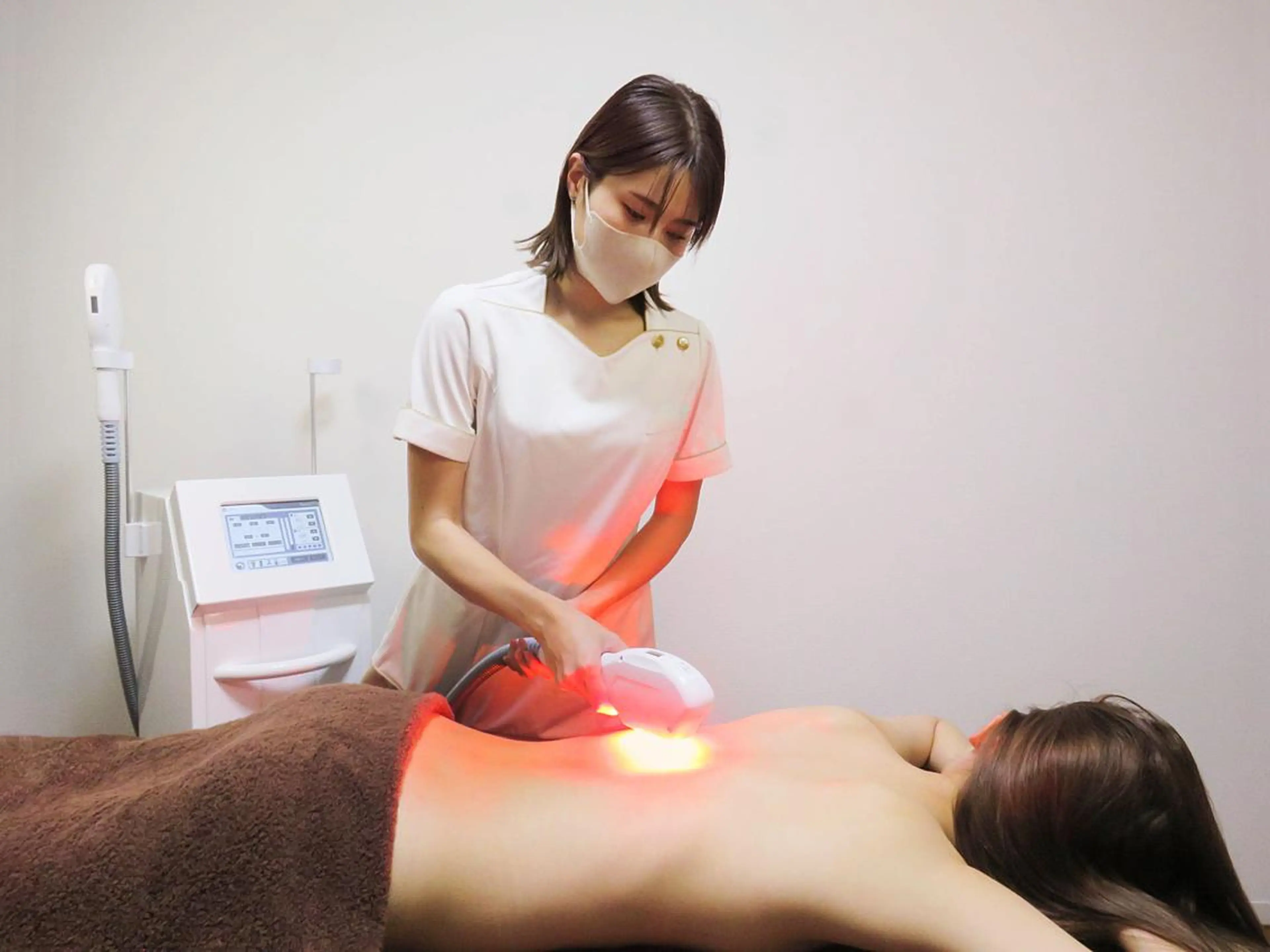 🚺【レディース脚腕脇脱毛】（補足説明を確認してください）1回のみの使用可能です☘️お好きなパーツを綺麗にしたい方に🌟の写真