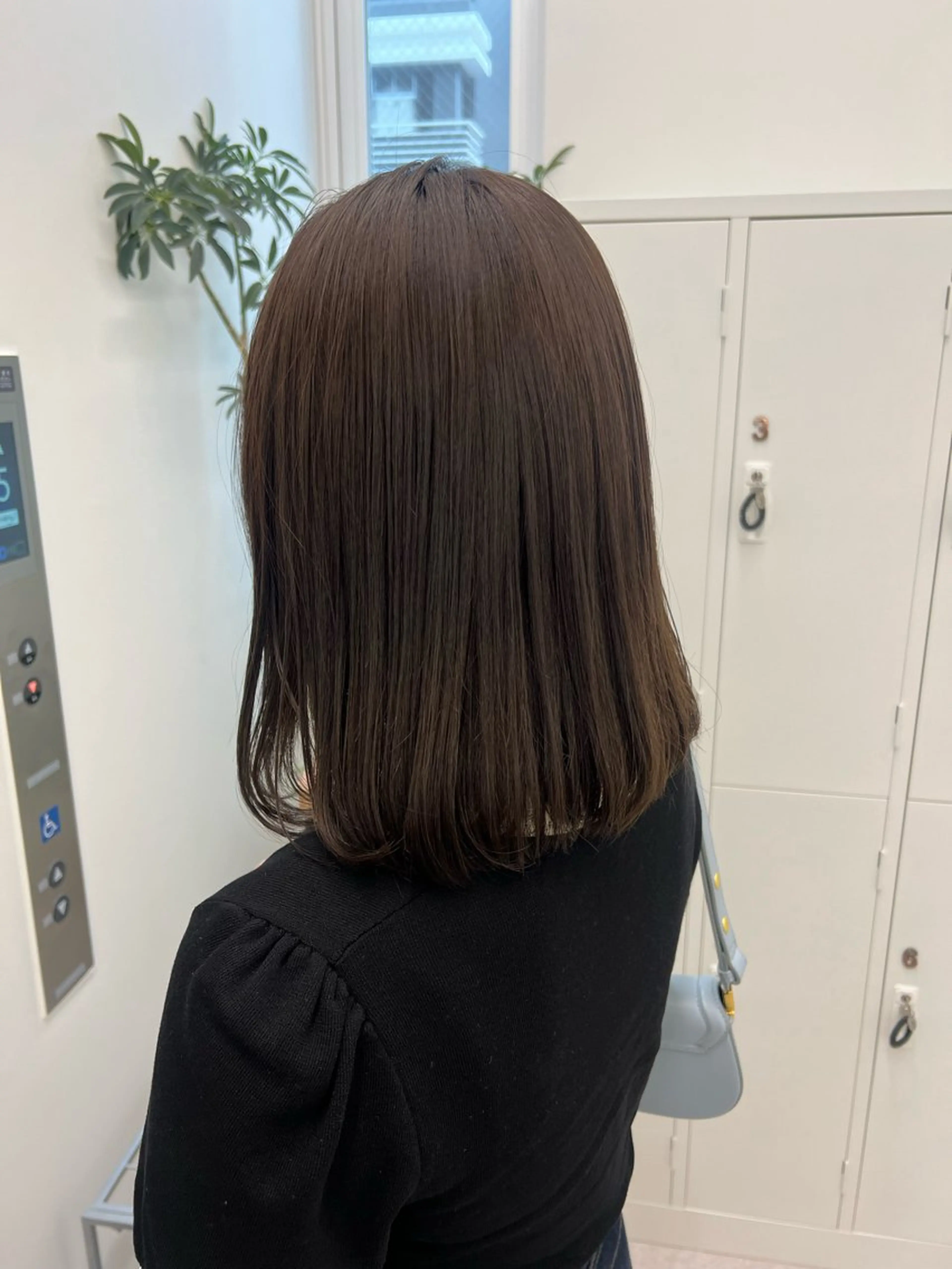 ミディアム カット ヘアカラー トリートメント 美髪矯正/髪質改善/ 艶髪🤍伊藤梨紗のヘアスタイル