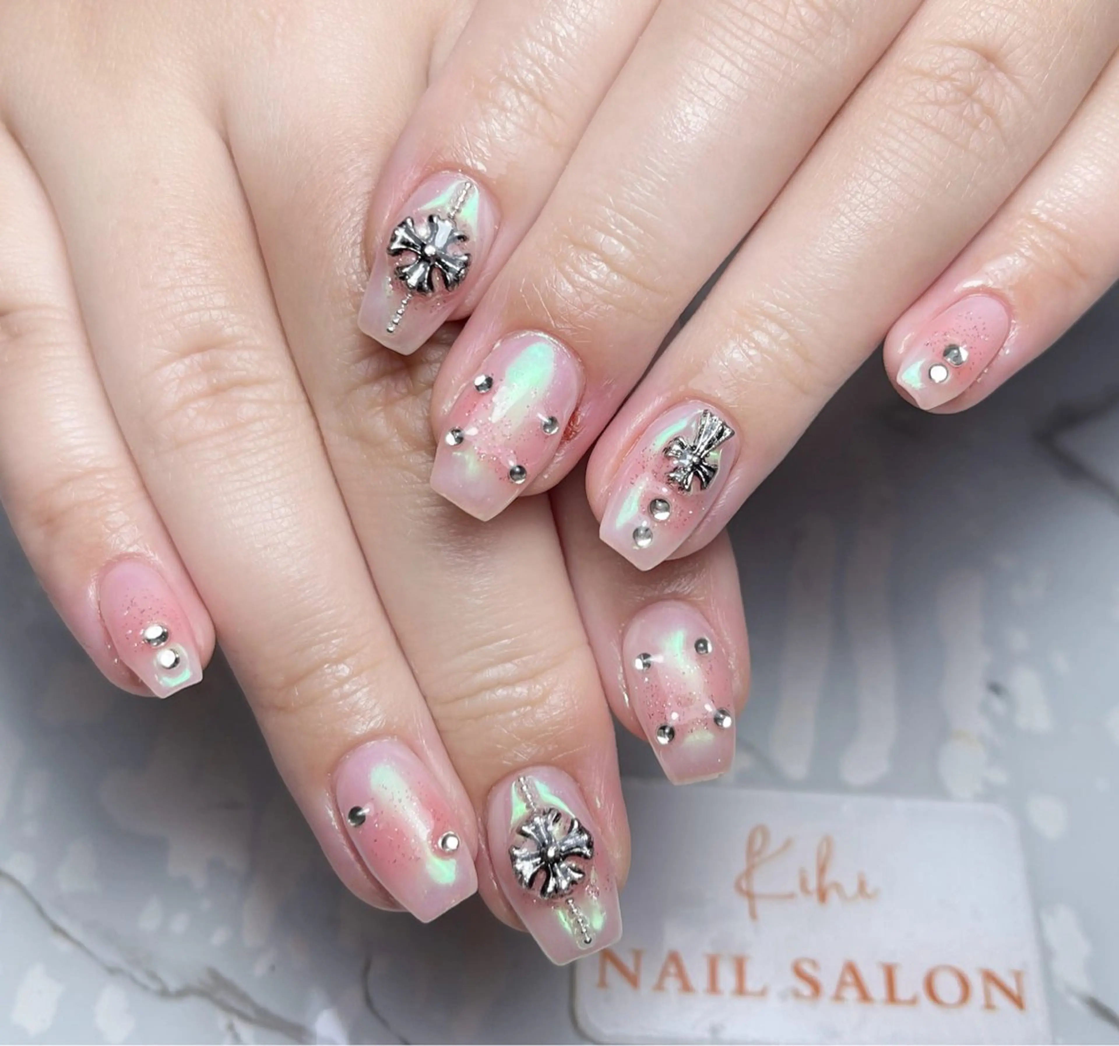 ネイル アートネイル フレンチネイル ジェルネイル グラデーション 韓国ネイル ハンドネイル 💕鈴木ユリ パラジェル/オフ無料のネイルデザイン