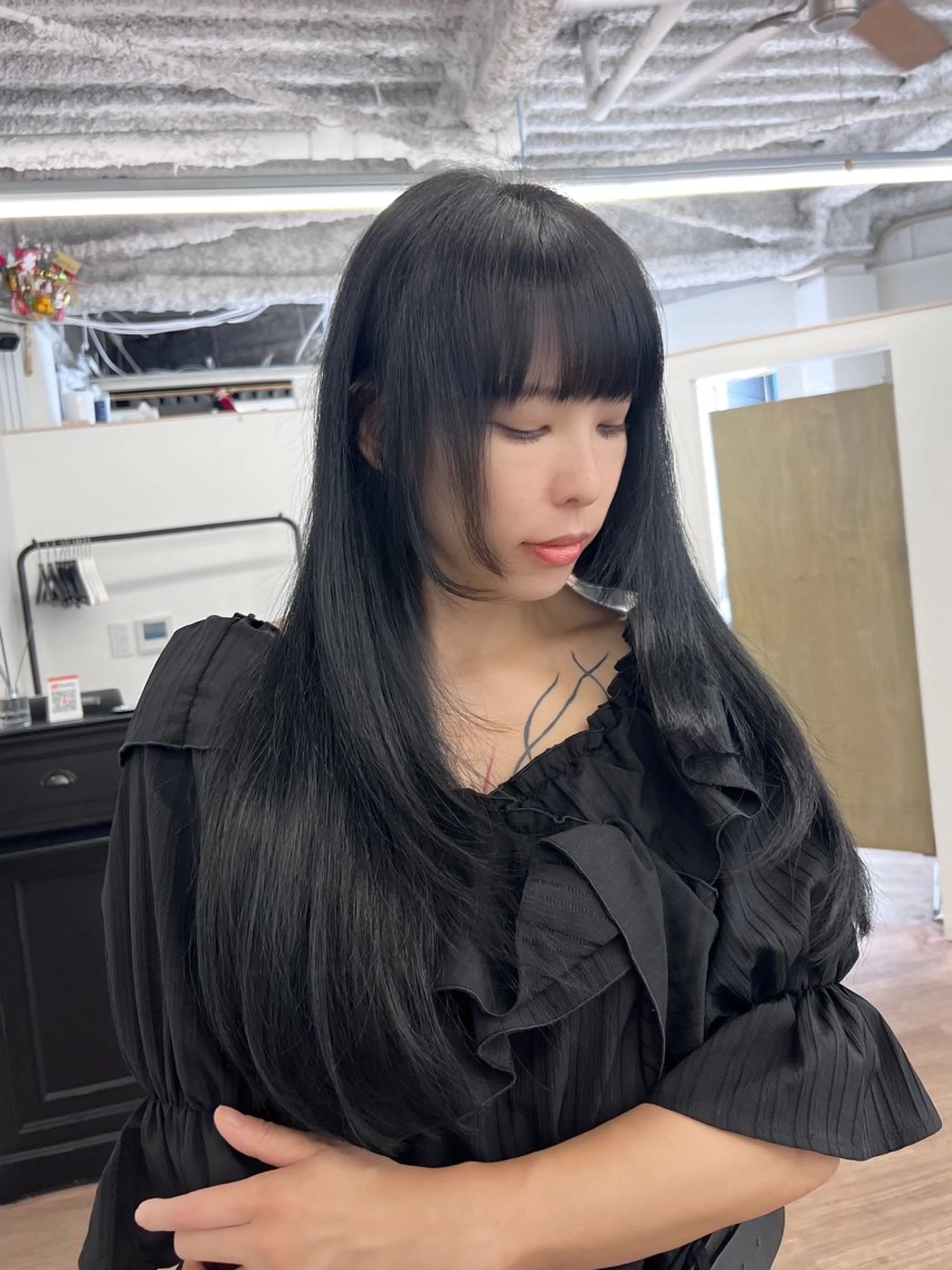 ロング カラー 韓国風ヘア 似合わせカット 小顔カット カット ヘアカラー トリートメント 武田涼レイヤーカット 髪質改善×縮毛矯正のヘアスタイル