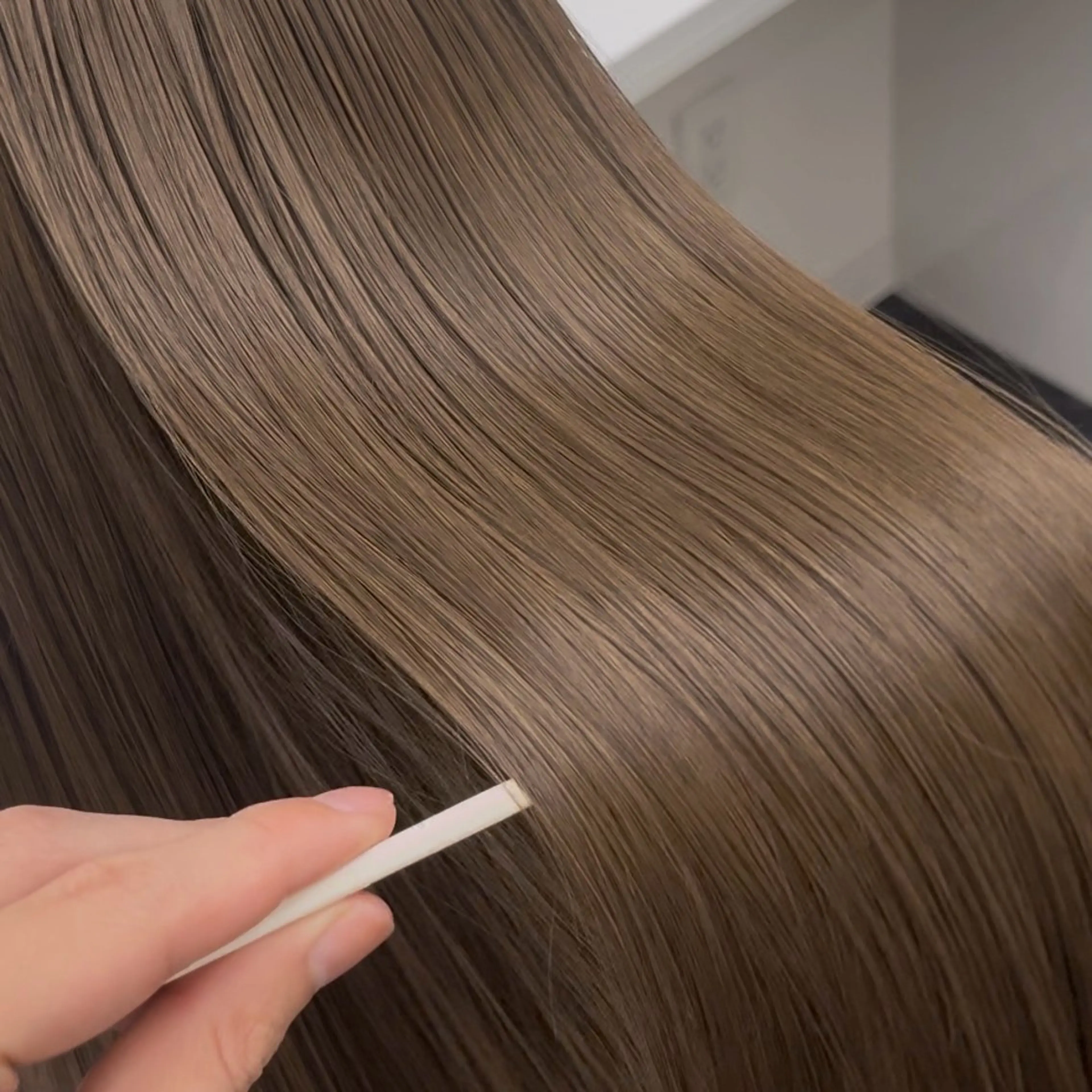 セミロング カラー キッズ アッシュ ベージュカラー ブリーチ ブルーカラー ブルーアッシュ ヘアカラー トリートメント ハイトーン/ 髪質改善/上質艶髪のヘアスタイル