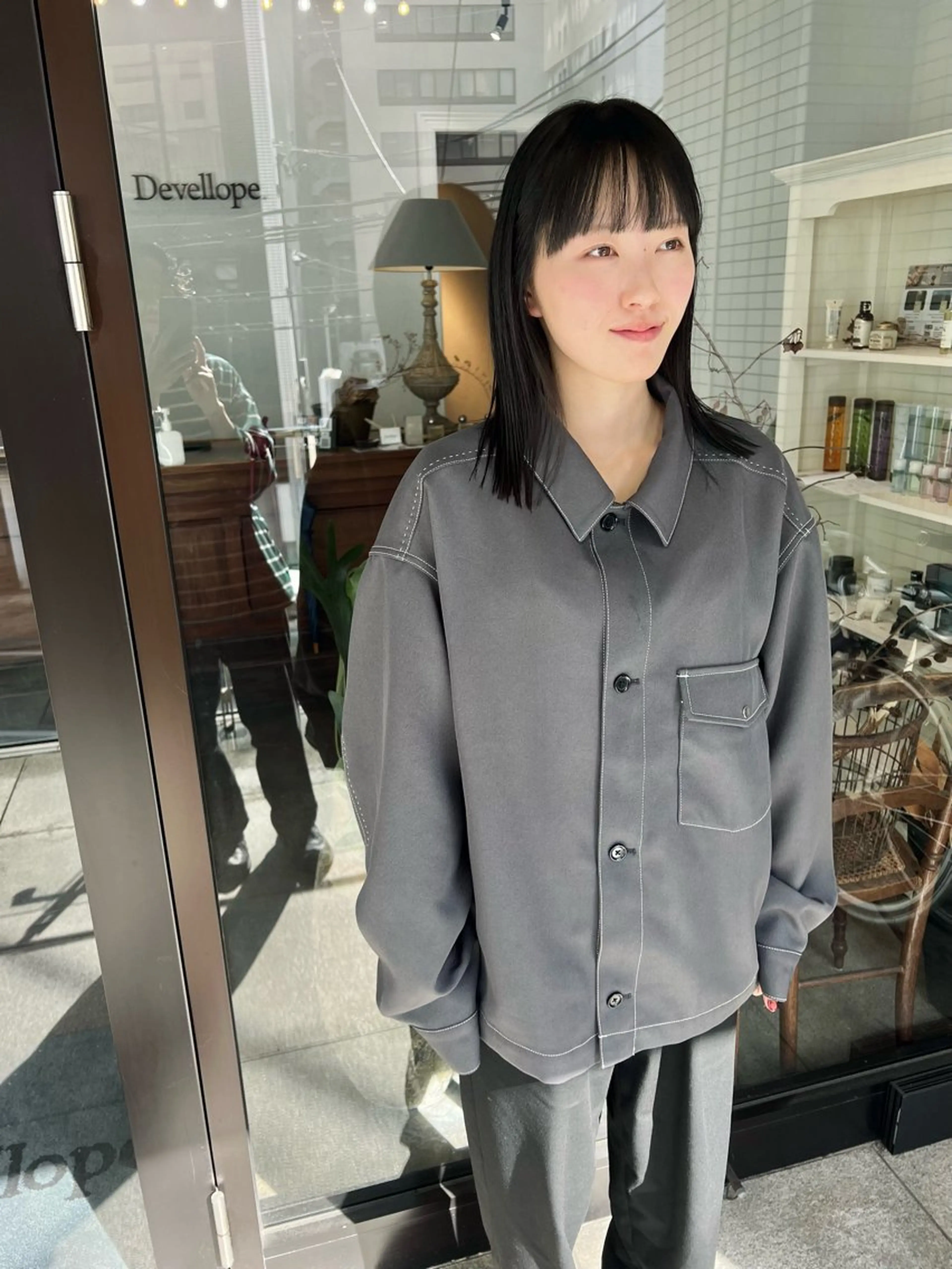 ミディアム カラー アッシュ アッシュブラック 黒髪 ブルーカラー ブルーブラック カット ヘアカラー 千葉 郁也のヘアスタイル