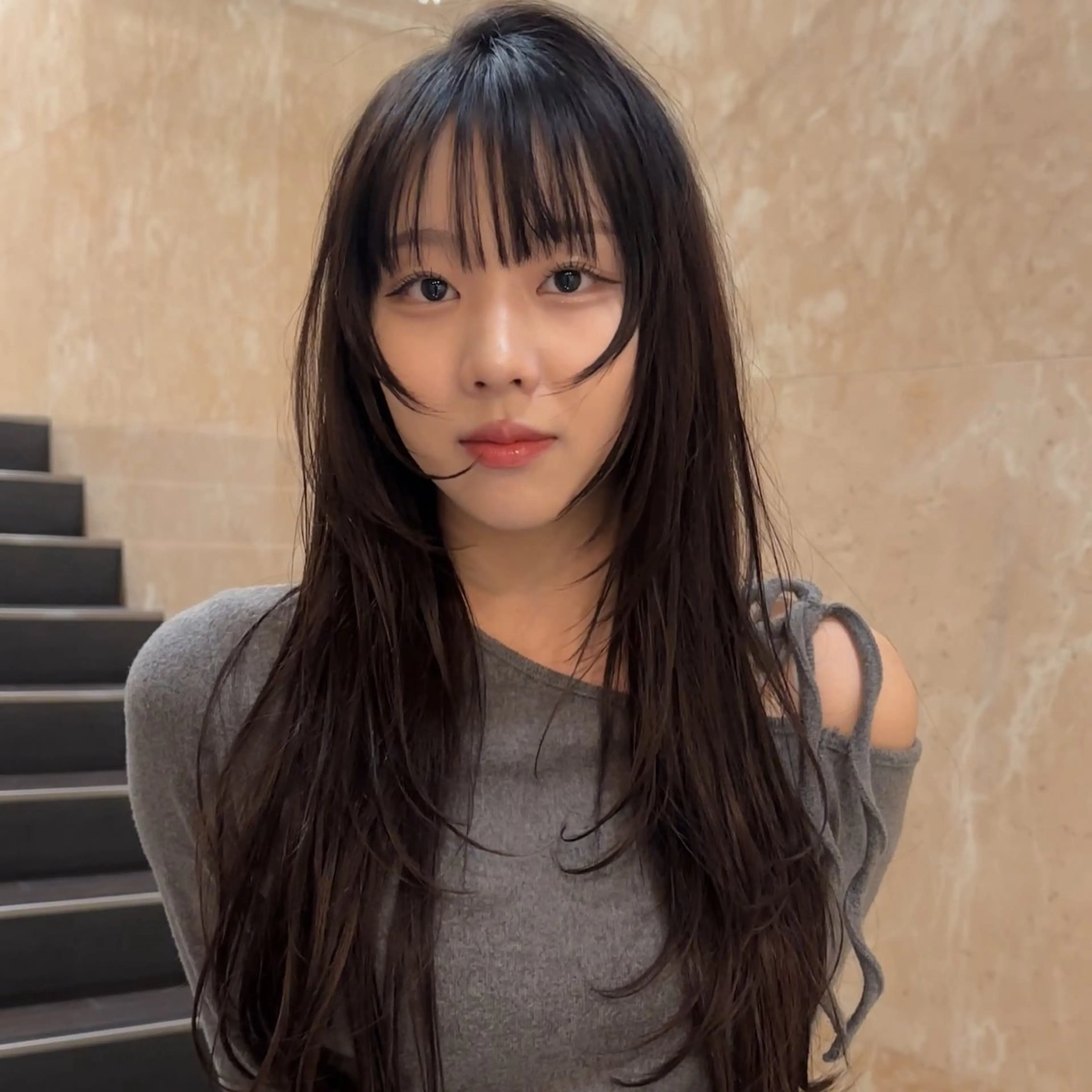 ロング 岸本 理希のヘアスタイル