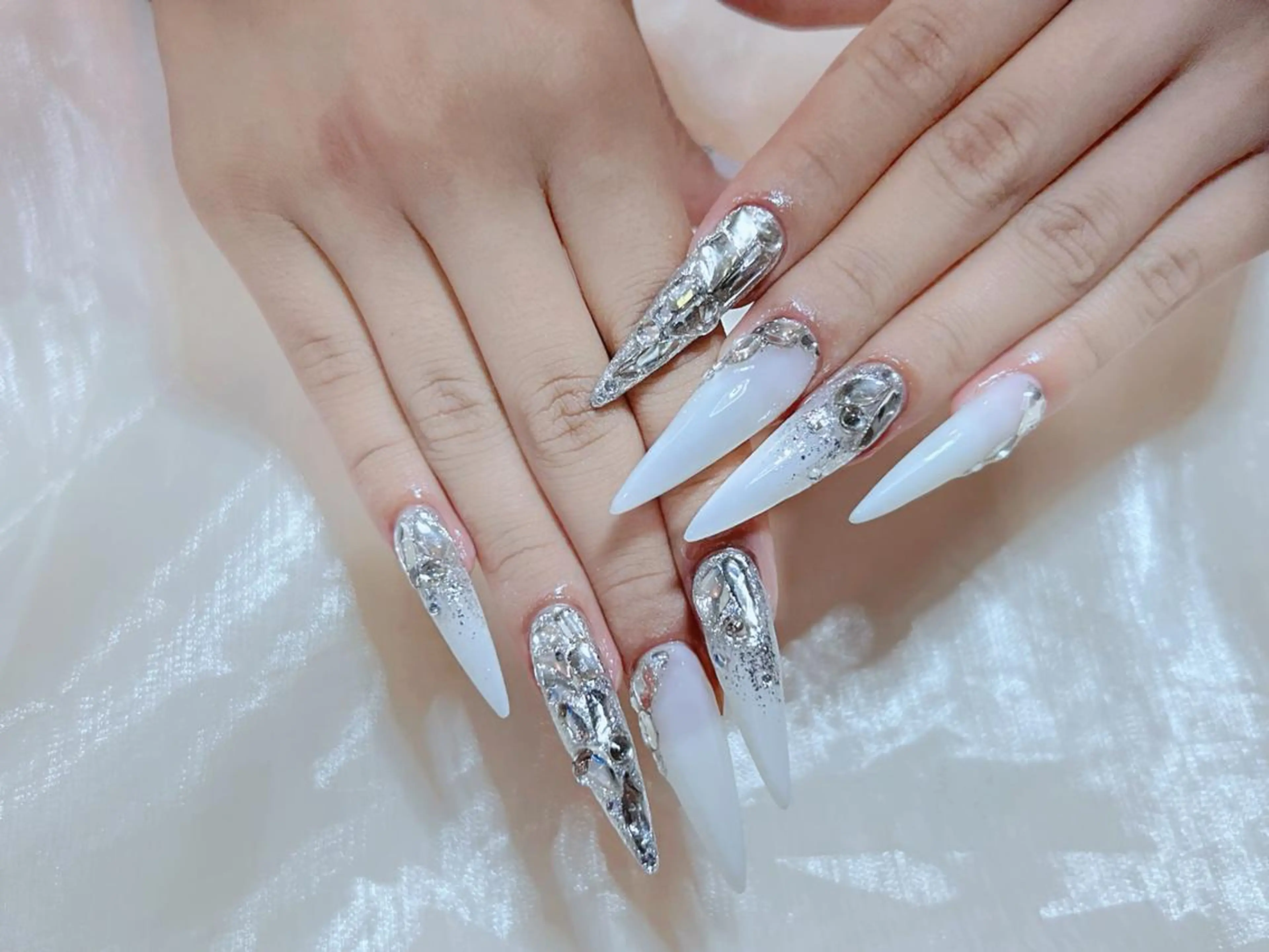 ネイル VIVIAN リサのネイルデザイン