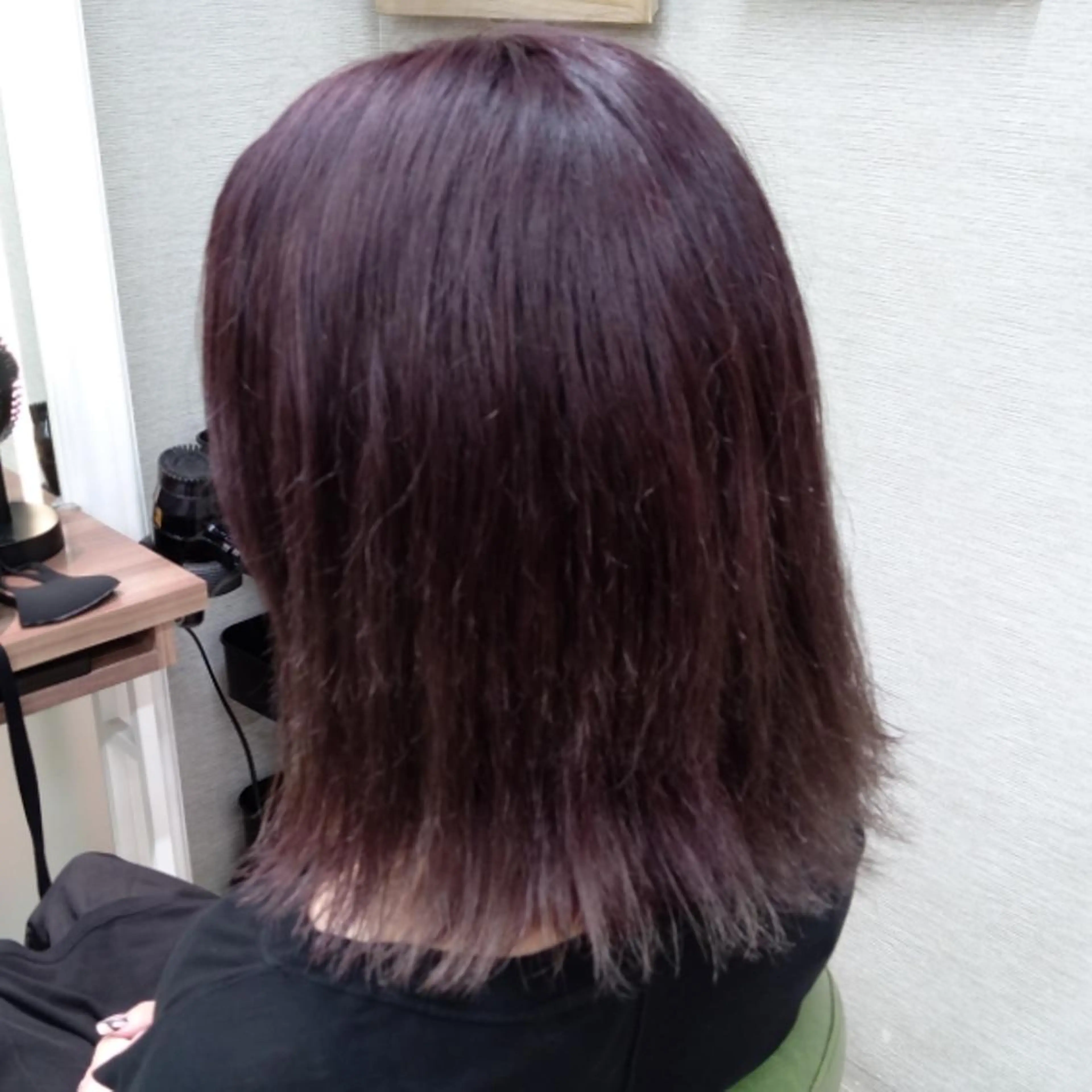 セミロング 外ハネヘア INVASION所属・結城 アンナのヘアスタイル