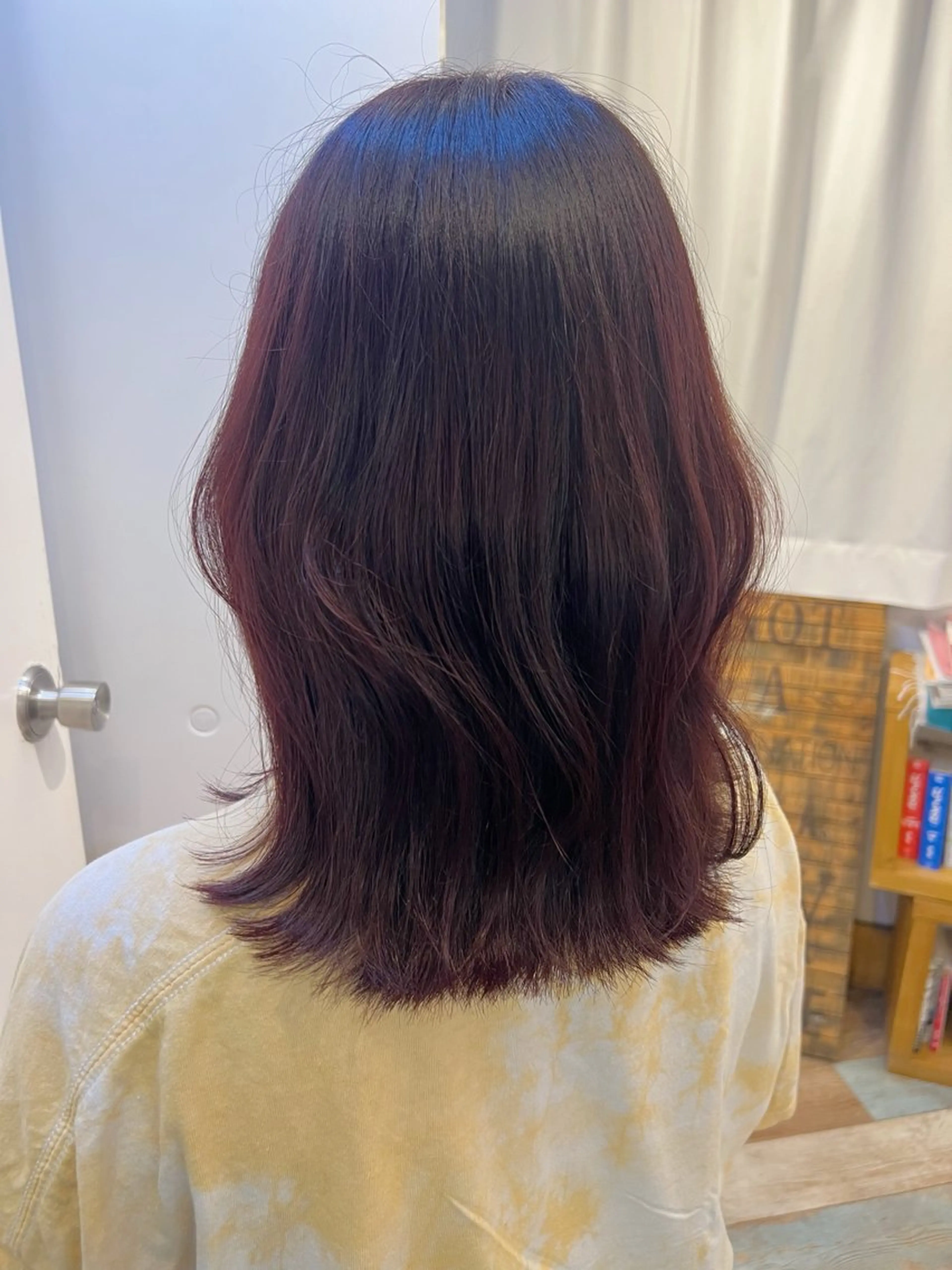 セミロング カラー デザインカラー イヤリングカラー ハイライトカラー ラベンダーカラー ラベンダーピンク カット ヘアカラー トリートメント KANA/ボブ/ インナーカラー/艶髪のヘアスタイル