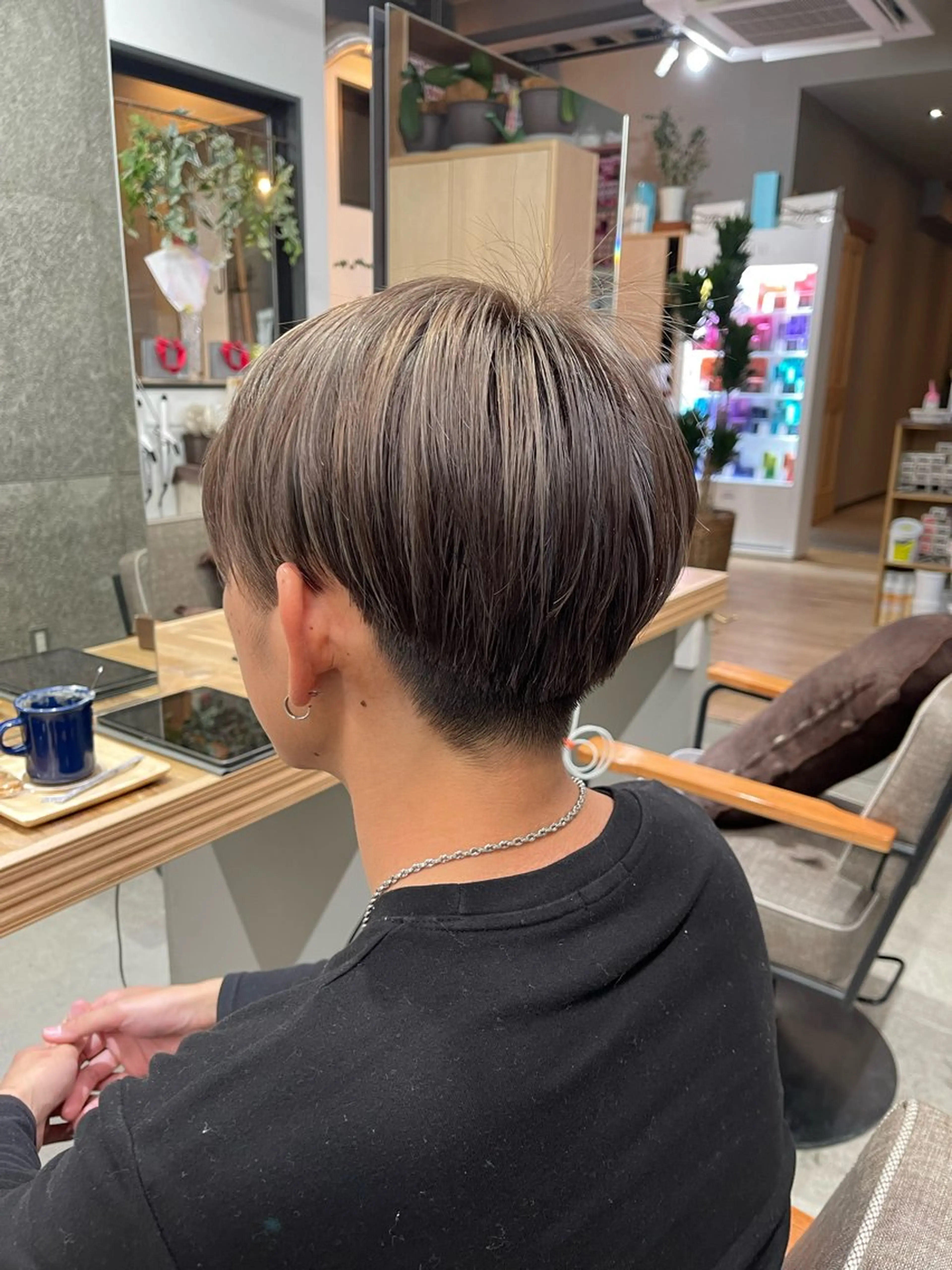 メンズ ヘアカラー かめい りなのヘアスタイル