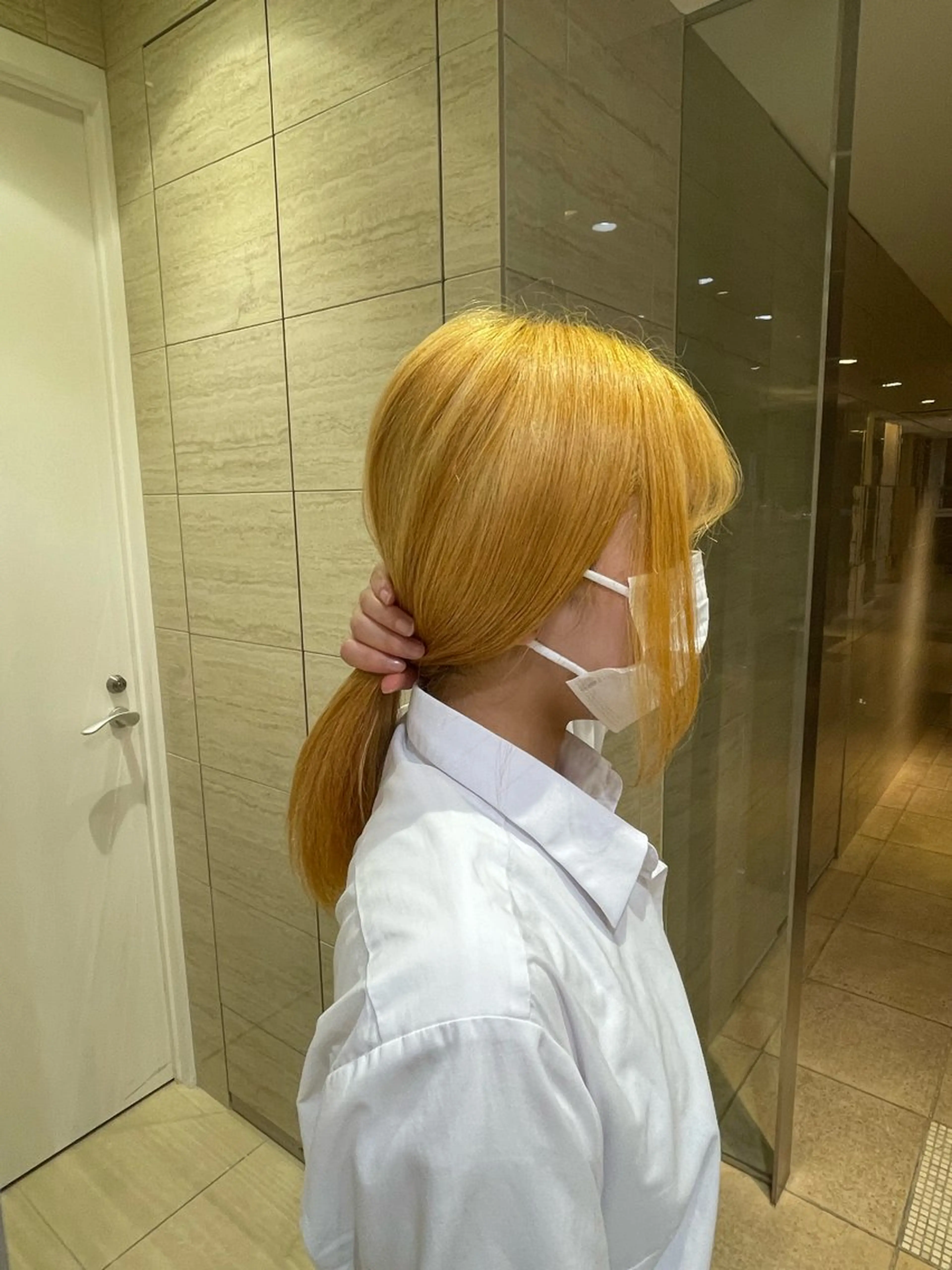 セミロング カラー アッシュ アッシュグレー ベージュカラー ブリーチ ブロンド 【美髪ハイトーン】 髪質改善/大和🎀のヘアスタイル