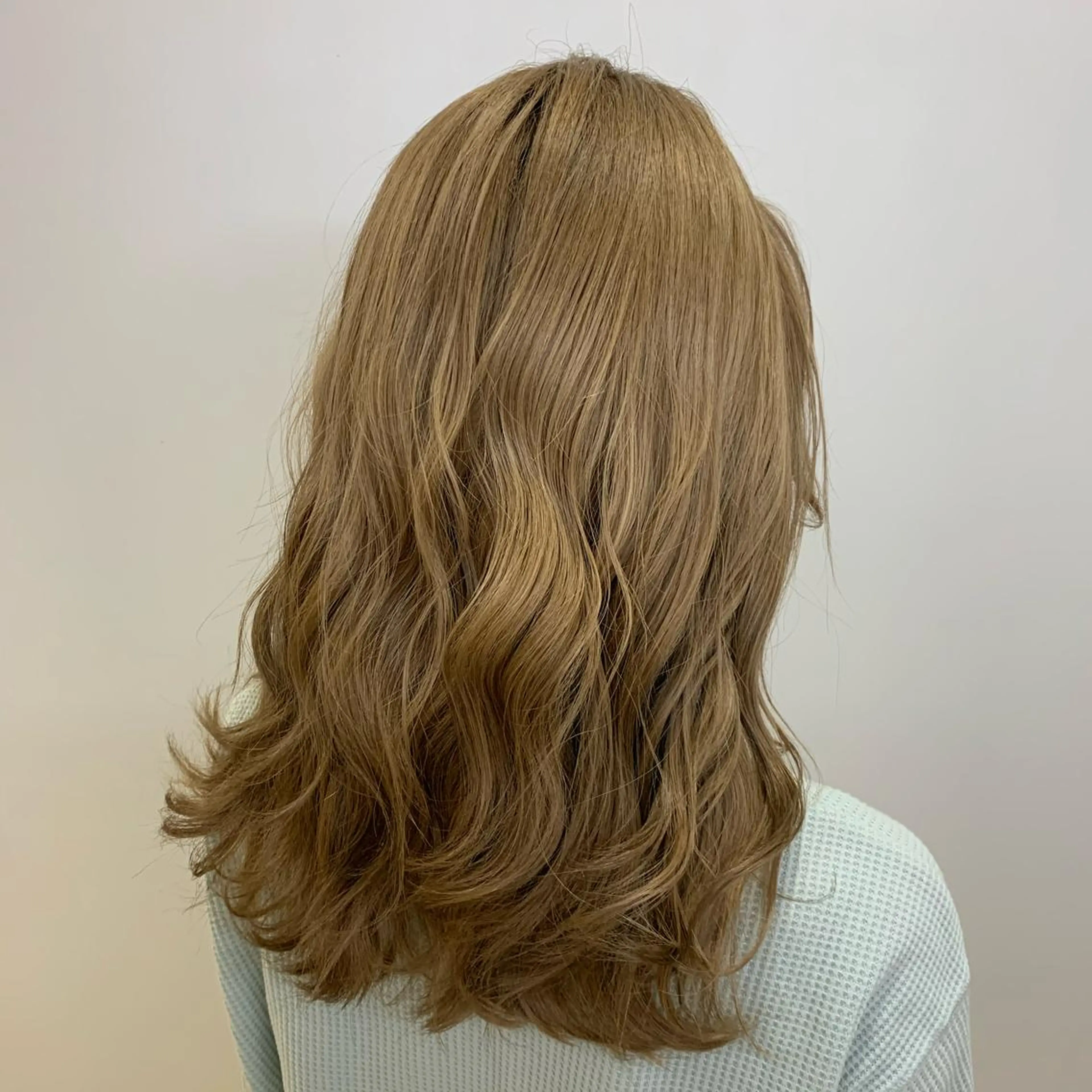 カラー ベージュカラー 小濵 美月のヘアスタイル