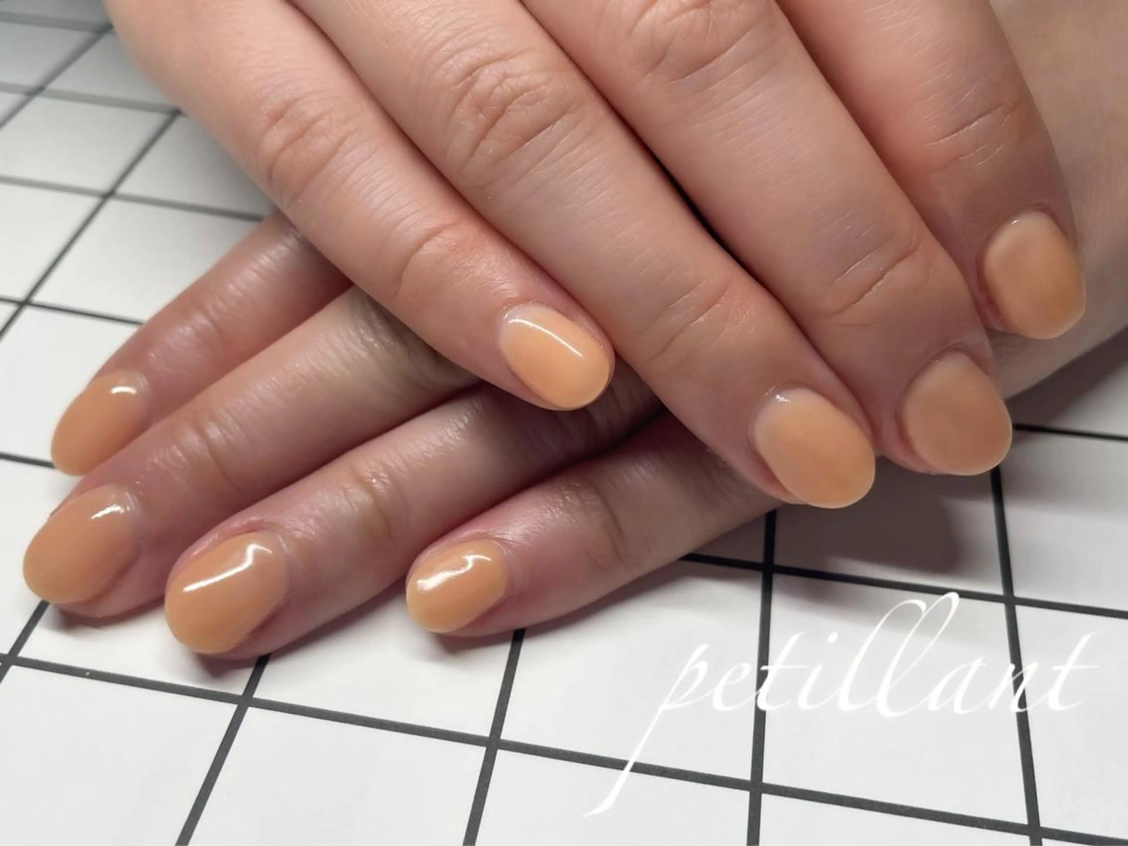 ネイル オレンジ ショートネイル 春ネイル ハンドネイル ハンドケア petillant所属・nail salon petillantのネイルデザイン