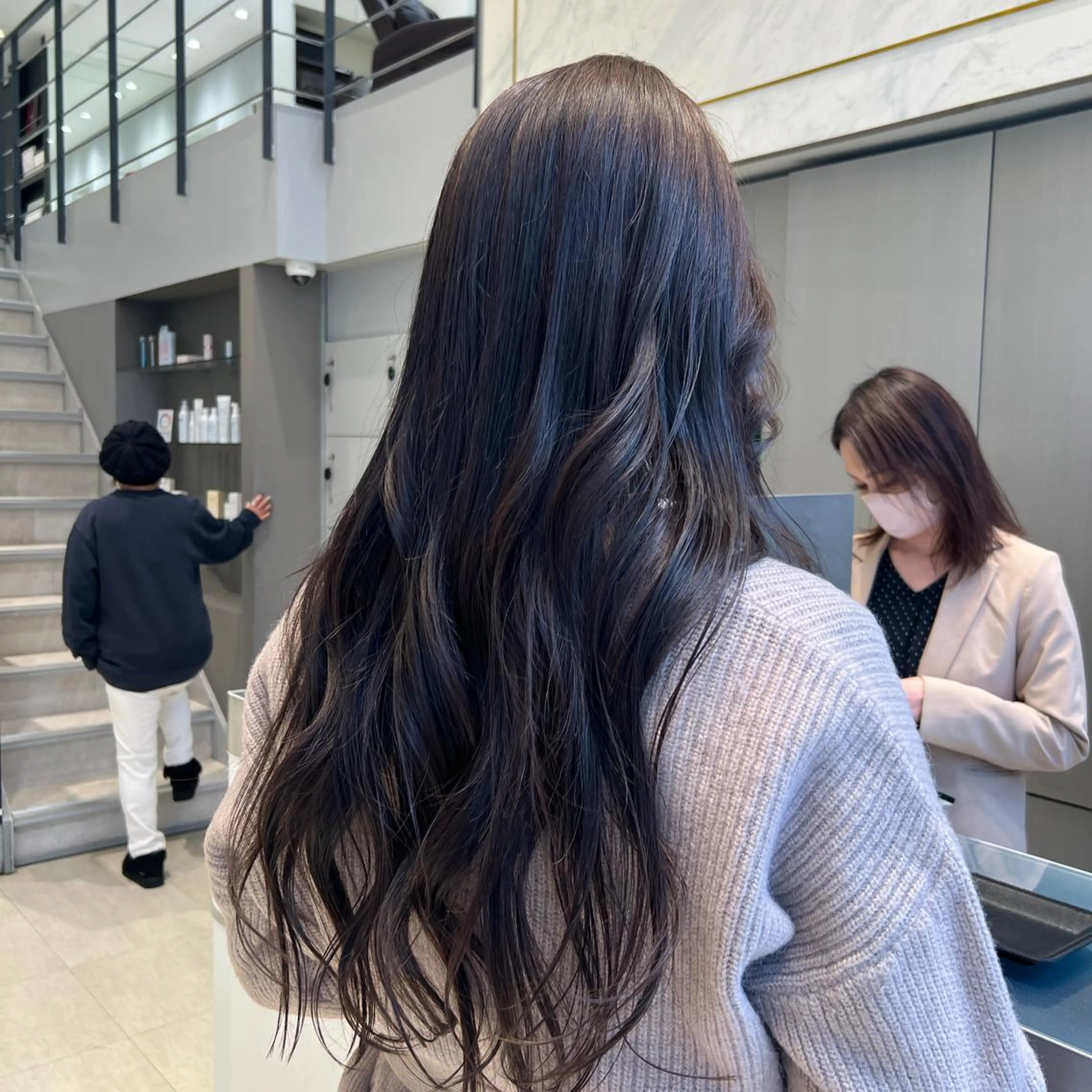 カラー 李 文のヘアスタイル