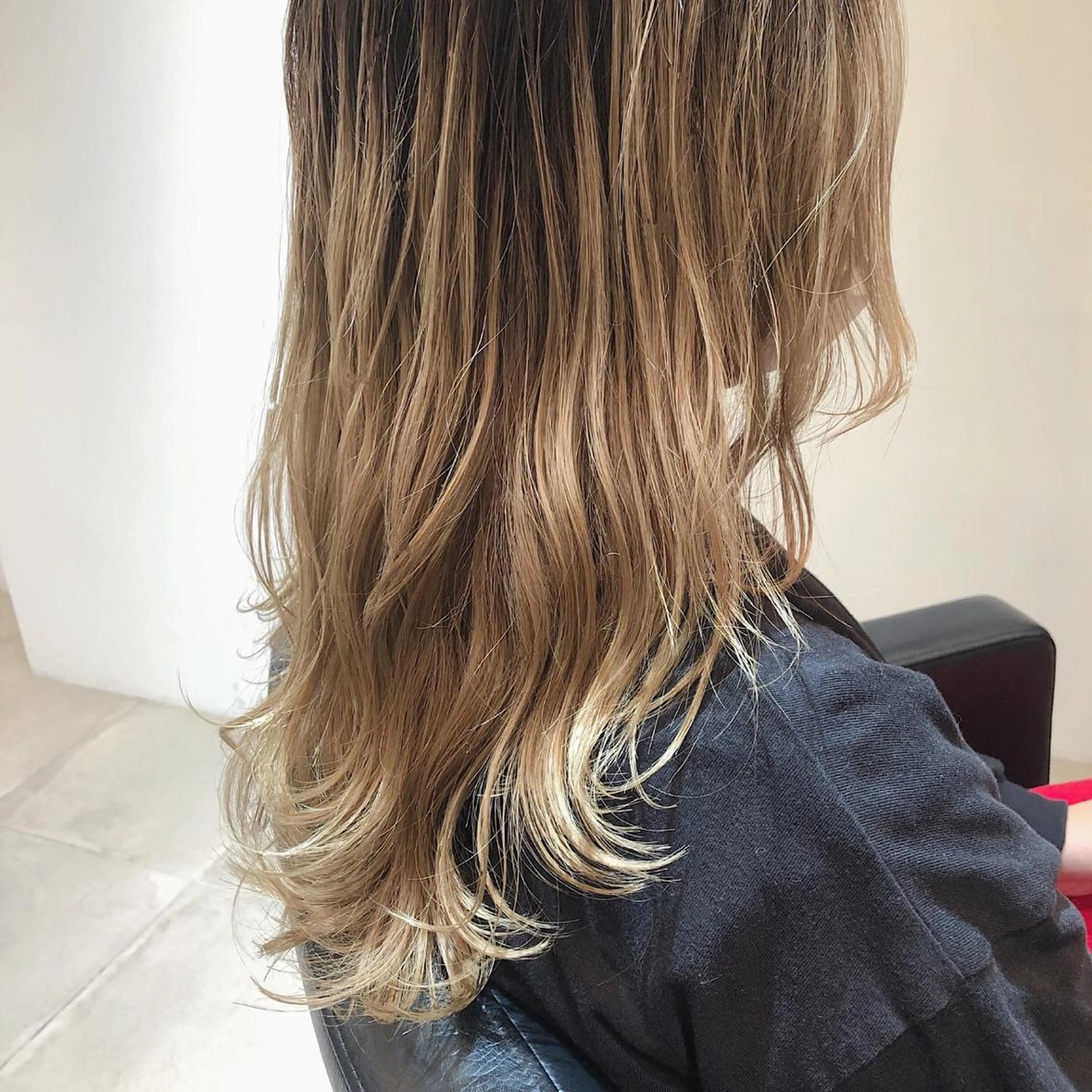 ロング カラー ブリーチ ダブルカラー グラデーションカラー 中澤 美緒のヘアスタイル